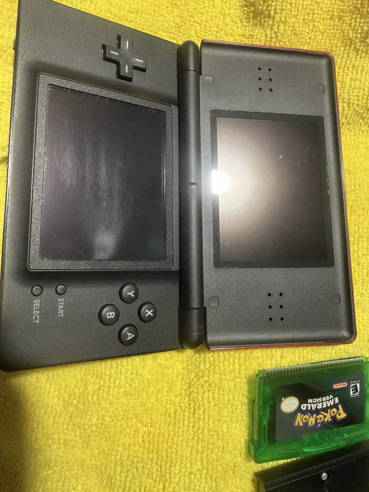 Nintendo DS Lite Crimson Handheld System – Red/Black READ DESC