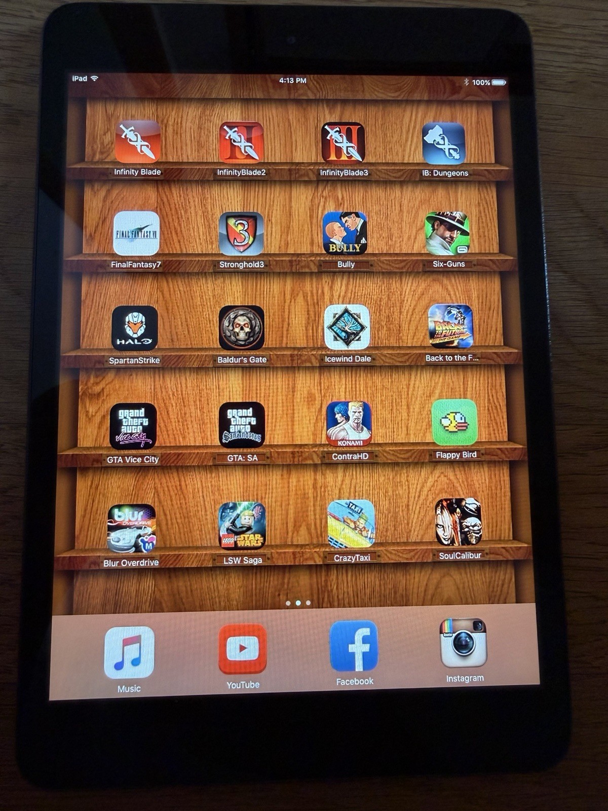 iPad Mini 1st Gen 32GB Infinity Blade Icewin Dale Baldur’s Gate GTA Bully