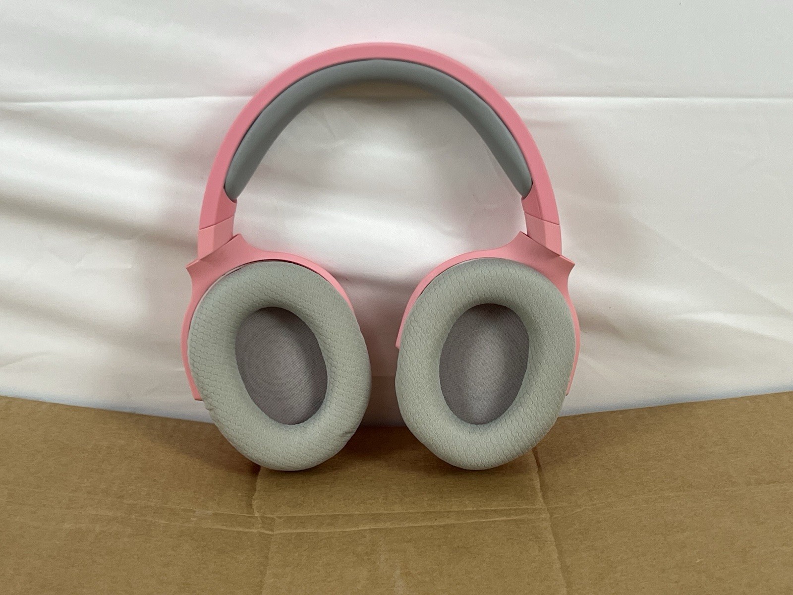 Razer Barracuda X Quartz Edition Wireless Bluetooth Over-Ear Headset – Pink