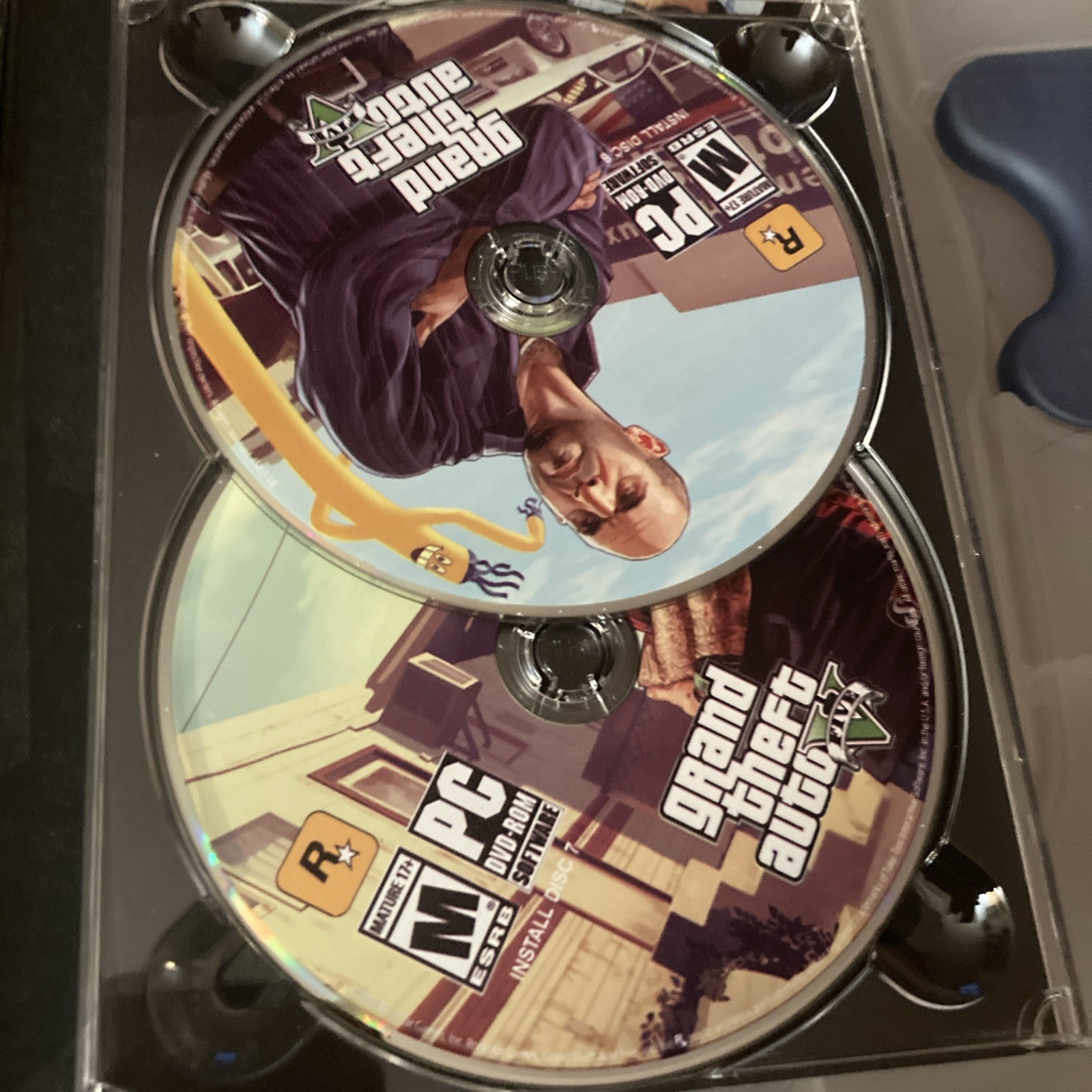 Grand Theft Auto V Five PC GTA 5 Collectors Box Set 7 Disk Series Used Good