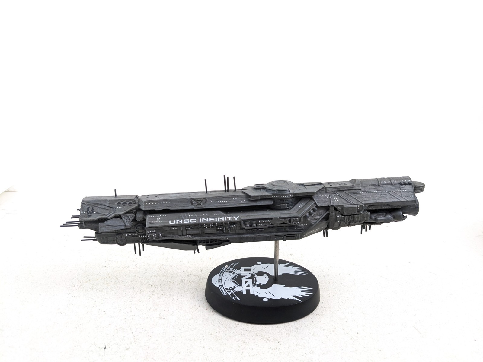 Dark Horse Deluxe Microsoft Halo UNSC Infinity 9″ Replica Ship Statue 2016