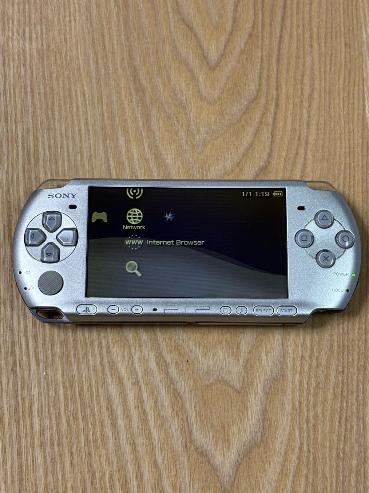 Sony PSP-3000 Mystic Silver Handheld Console PSP-3000MS Japanese