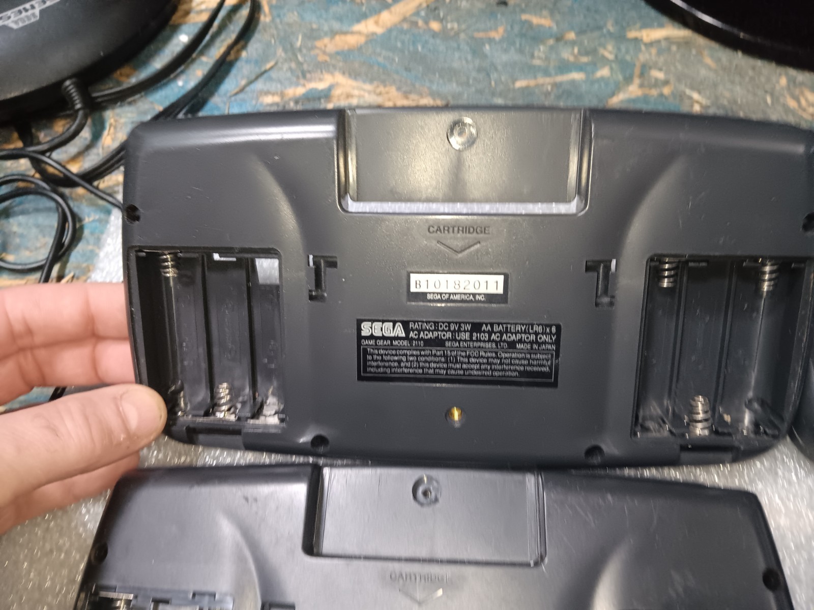 SEGA Game Gear 2110 EXACT EMPTY BACK BATTERY CORROSION X6 ONLY-INTACT-SEE ALL