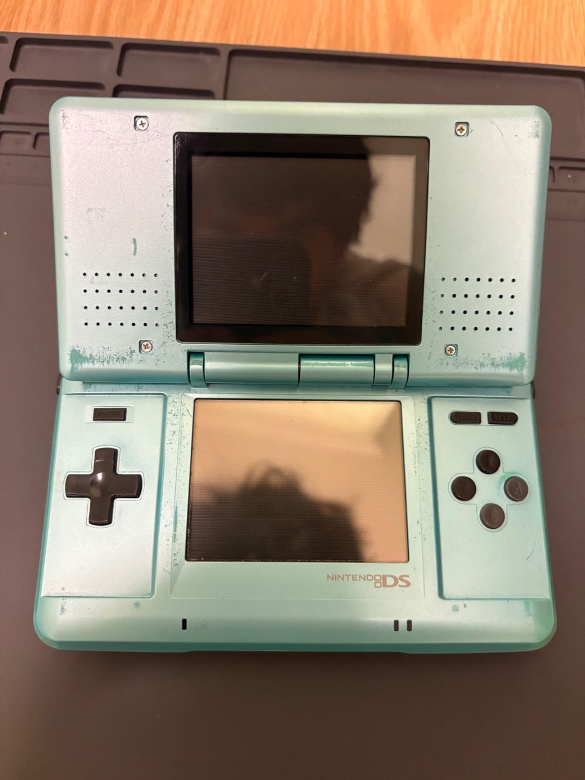 Nintendo DS Turquoise Handheld System – Good Condition! – TESTED & WORKING (3C)