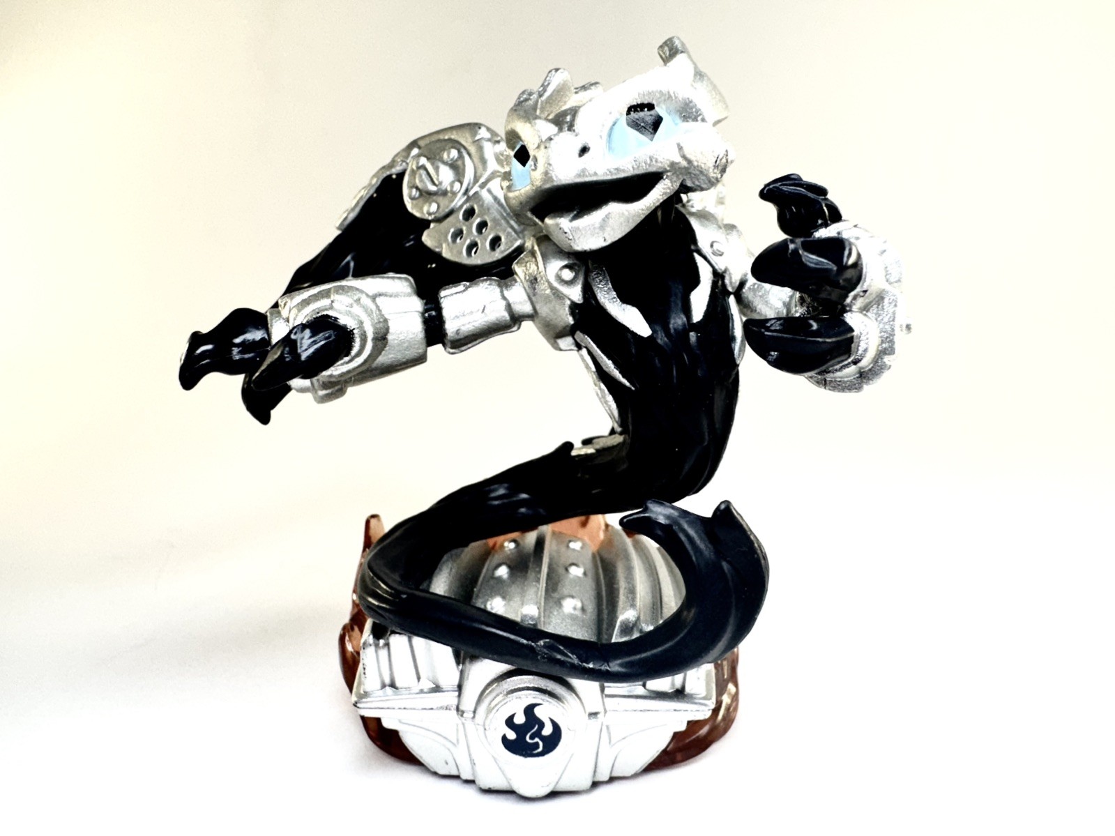 Skylanders Superchargers Dark Spitfire & Hot Streak Vehicle.