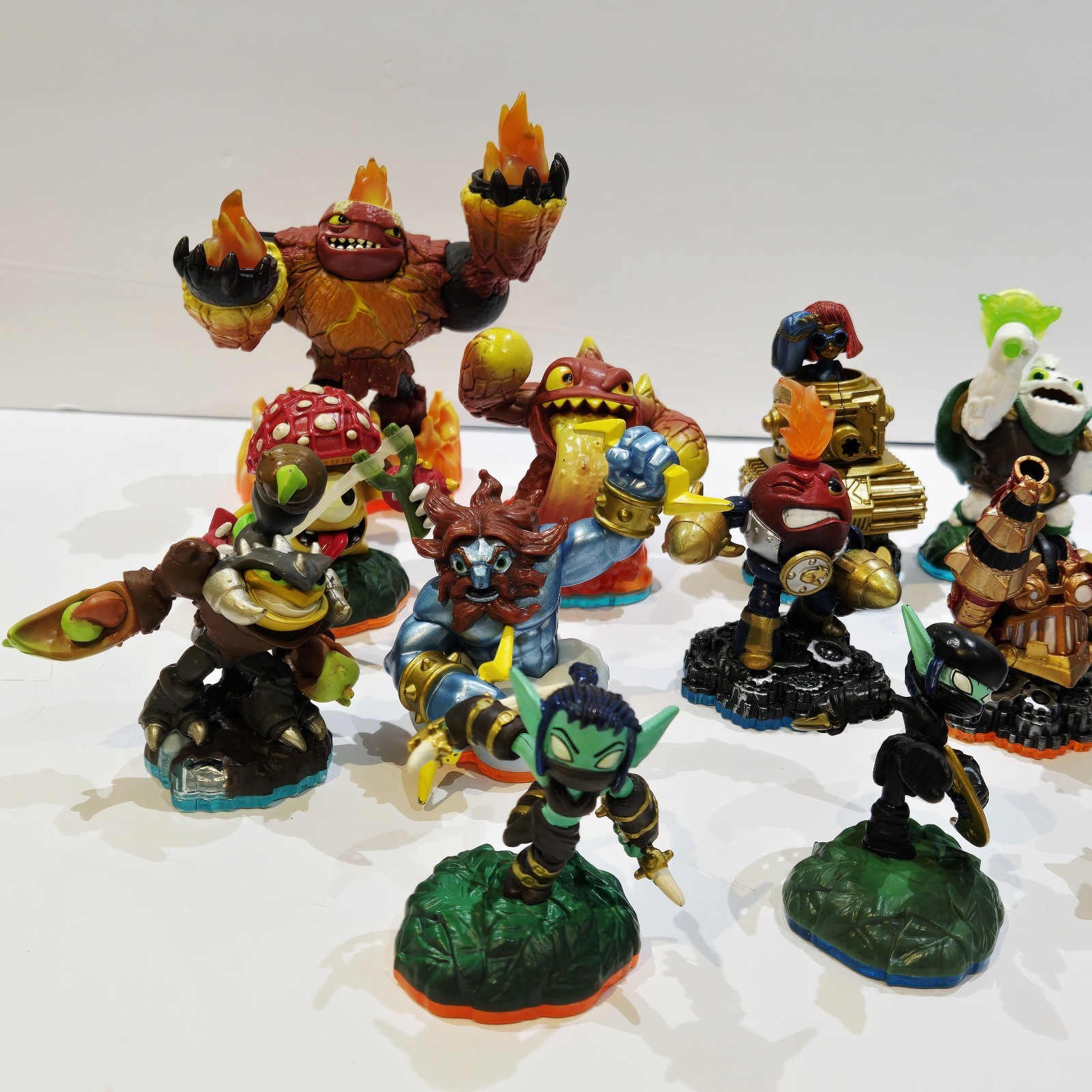 Skylanders Spyro’s Adventure & Giants Variety Lot Of 24 Figures Orange Blue Base