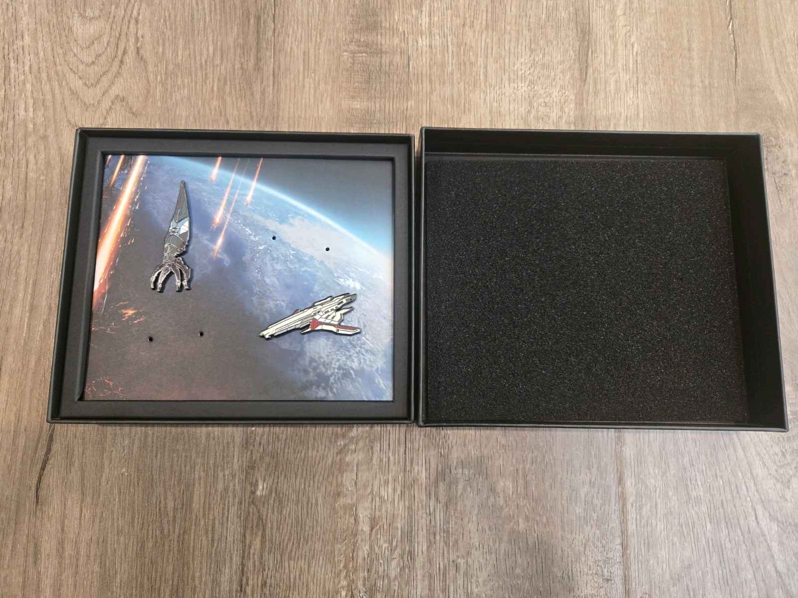 Mass Effect Dark Horse SDCC Convention Exclusive Limited Edition of 500 Pin Set