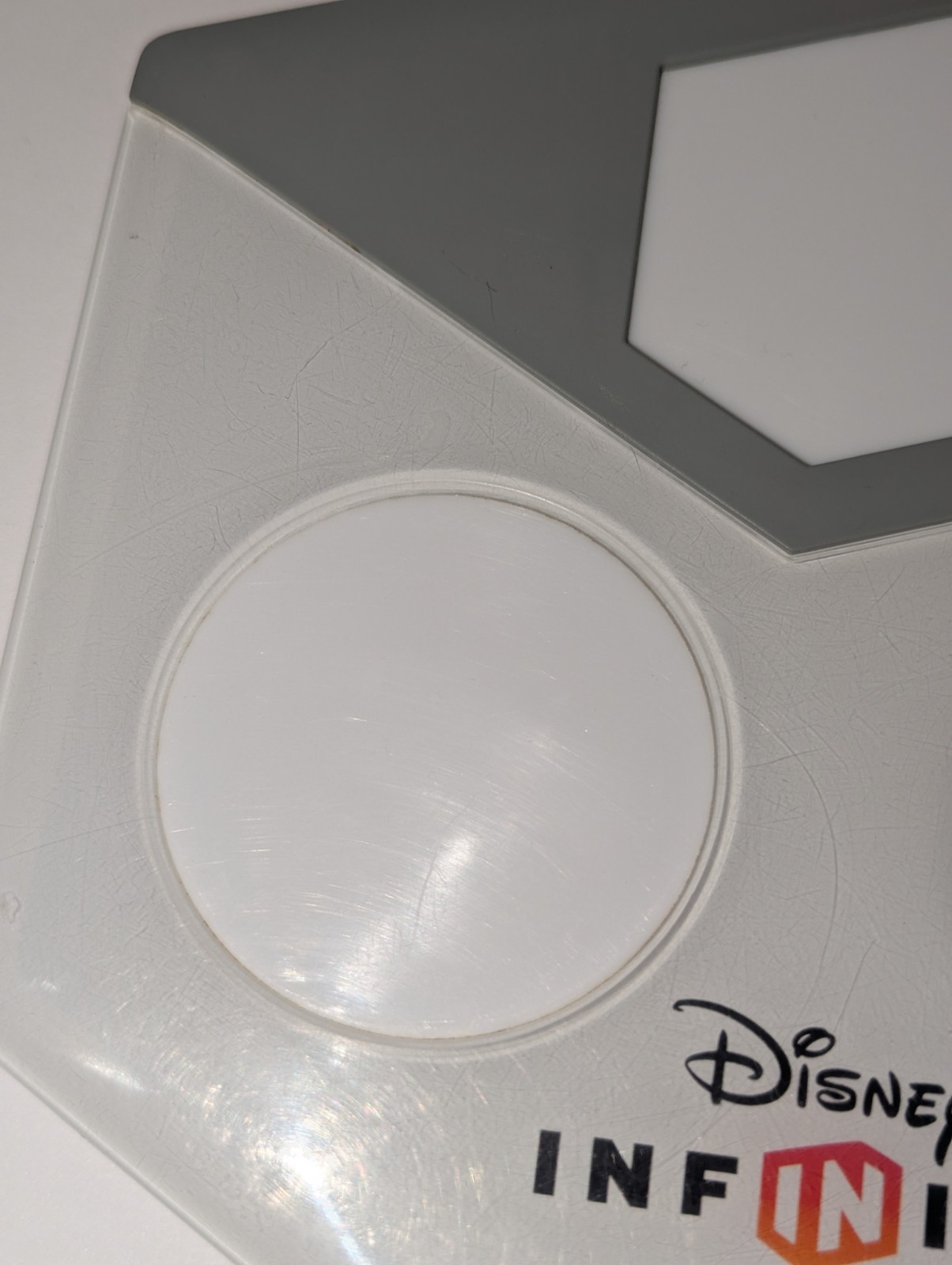 Disney Infinity Portal Base INF-8037059 for Xbox One – Figures + Power Disks