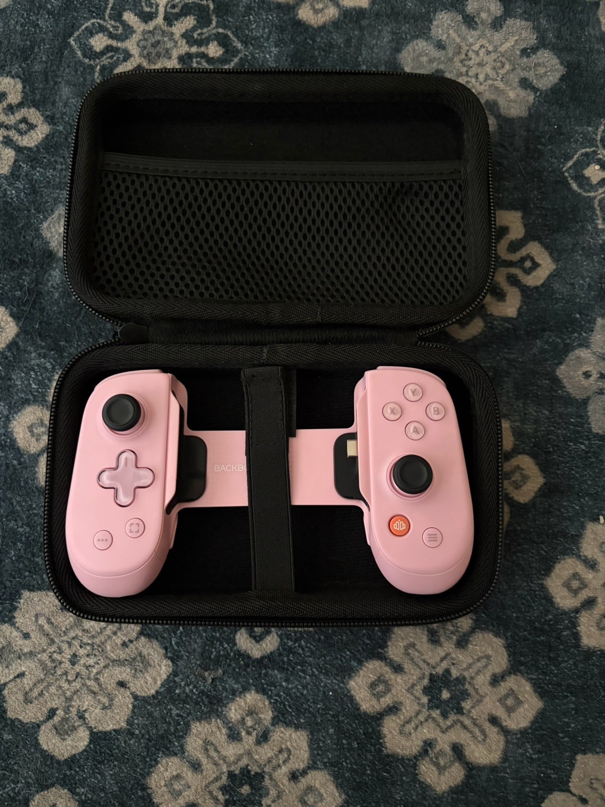 Backbone Pro Mobile and Wireless Gaming Device (USB-C) – Pink