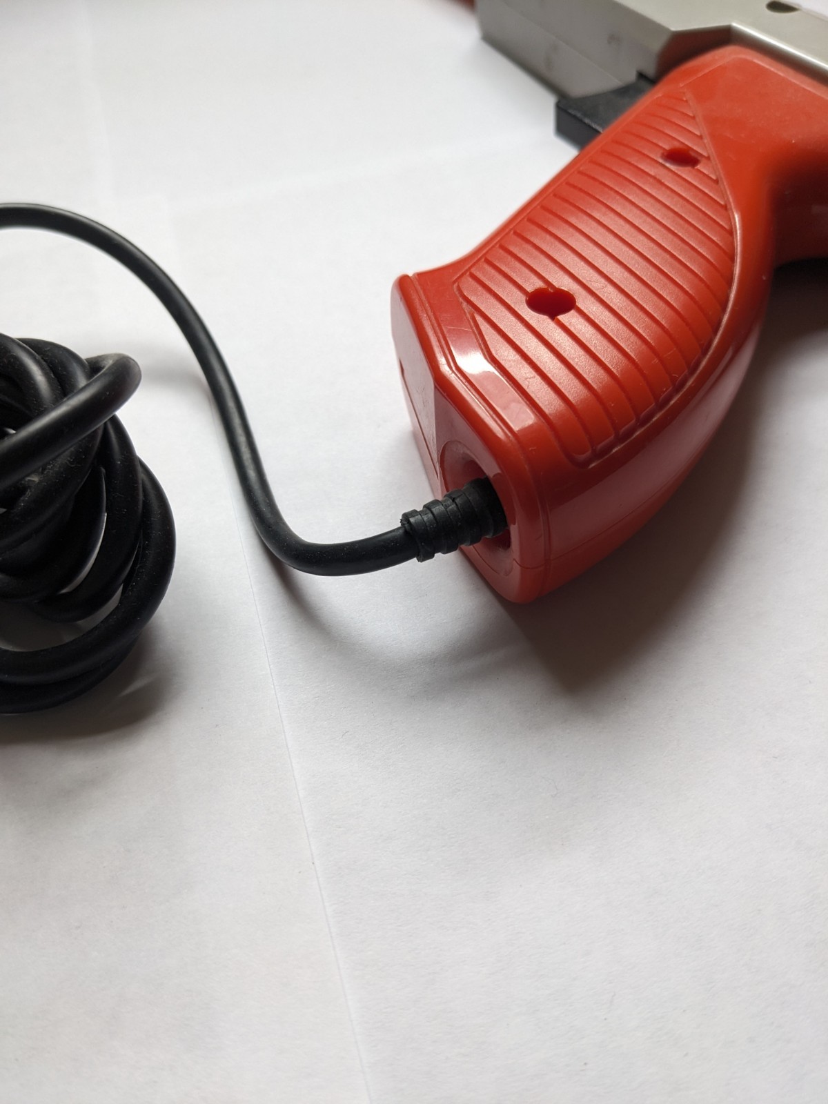 Nintendo NES Zapper Light Gun Controller Wired Orange 1985