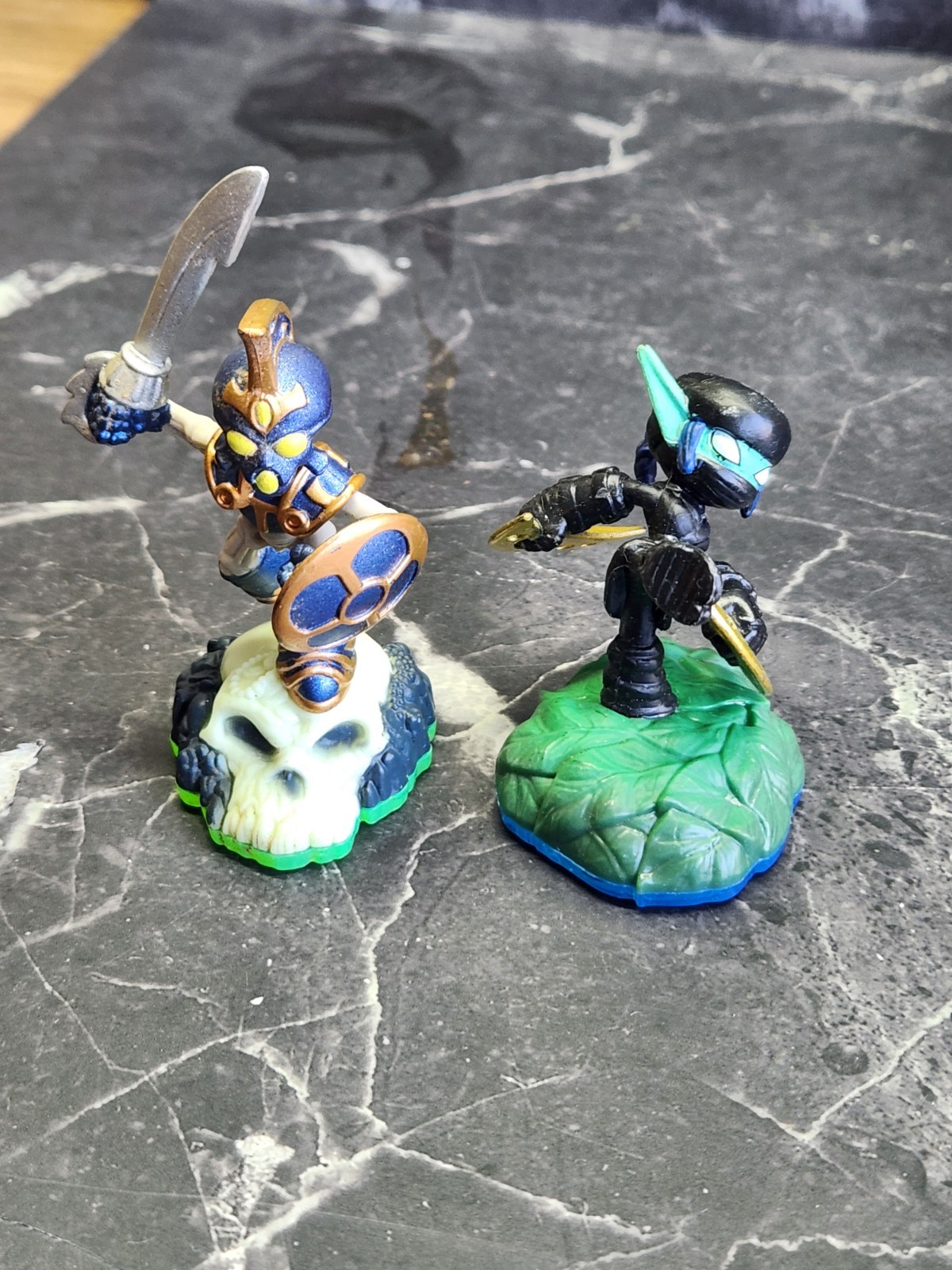 Skylanders Activision Collectible Action Figure Lot Assorted 30 + 3 Portals/card