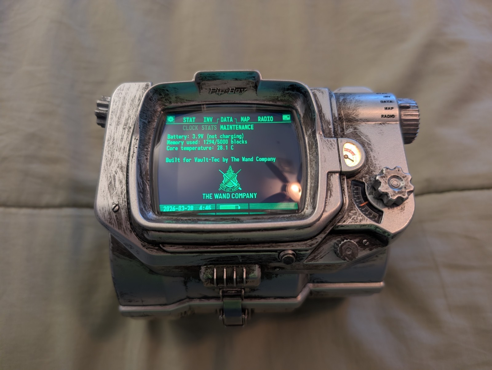 Fallout Pip Boy 3000 MK V Die-Cast Replica Vault 33 Figure Wand Company 2024