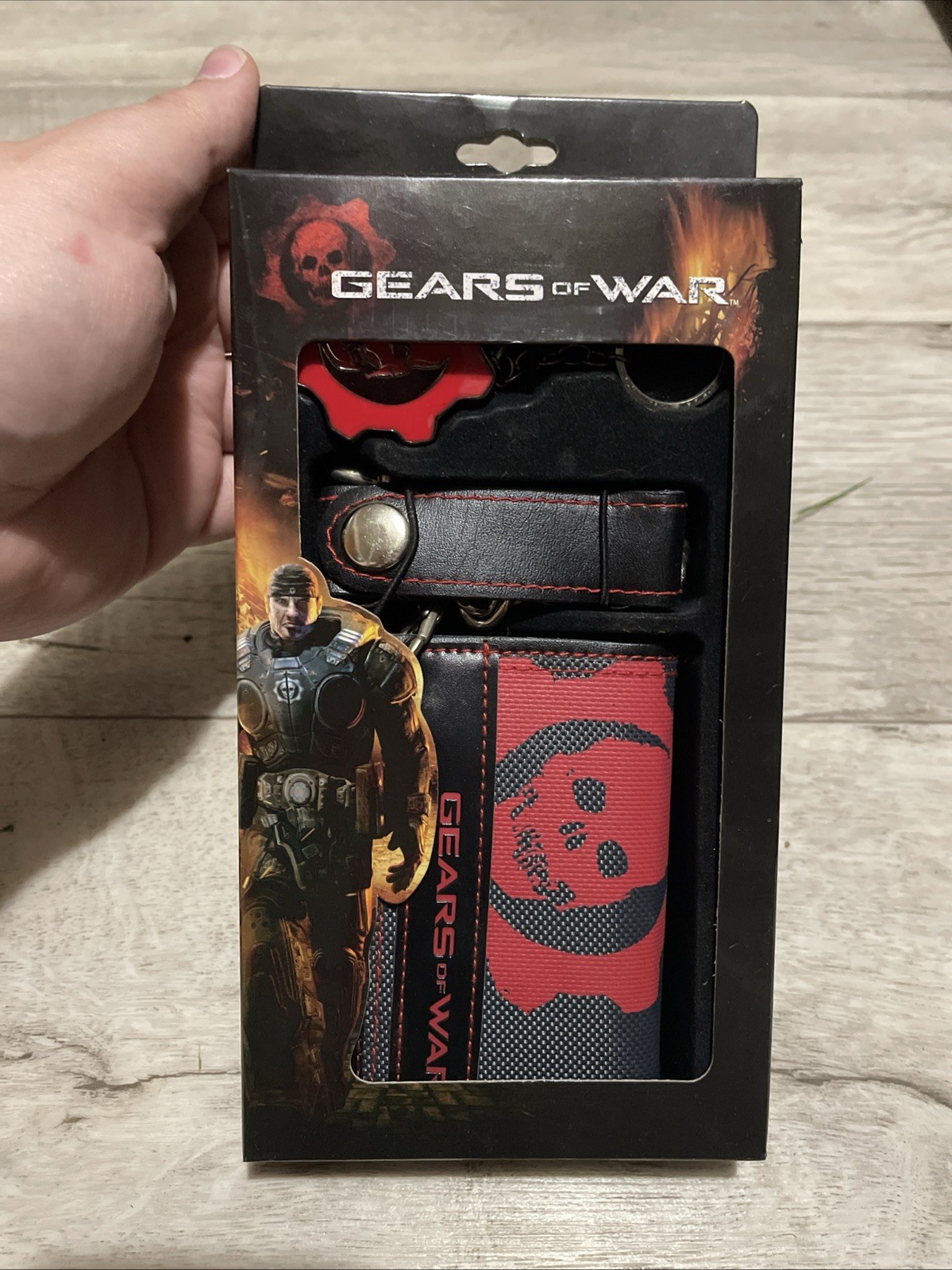 Bioworld Gears of War Trifold Chain Wallet with Keychain. Brand New Sealed Rare