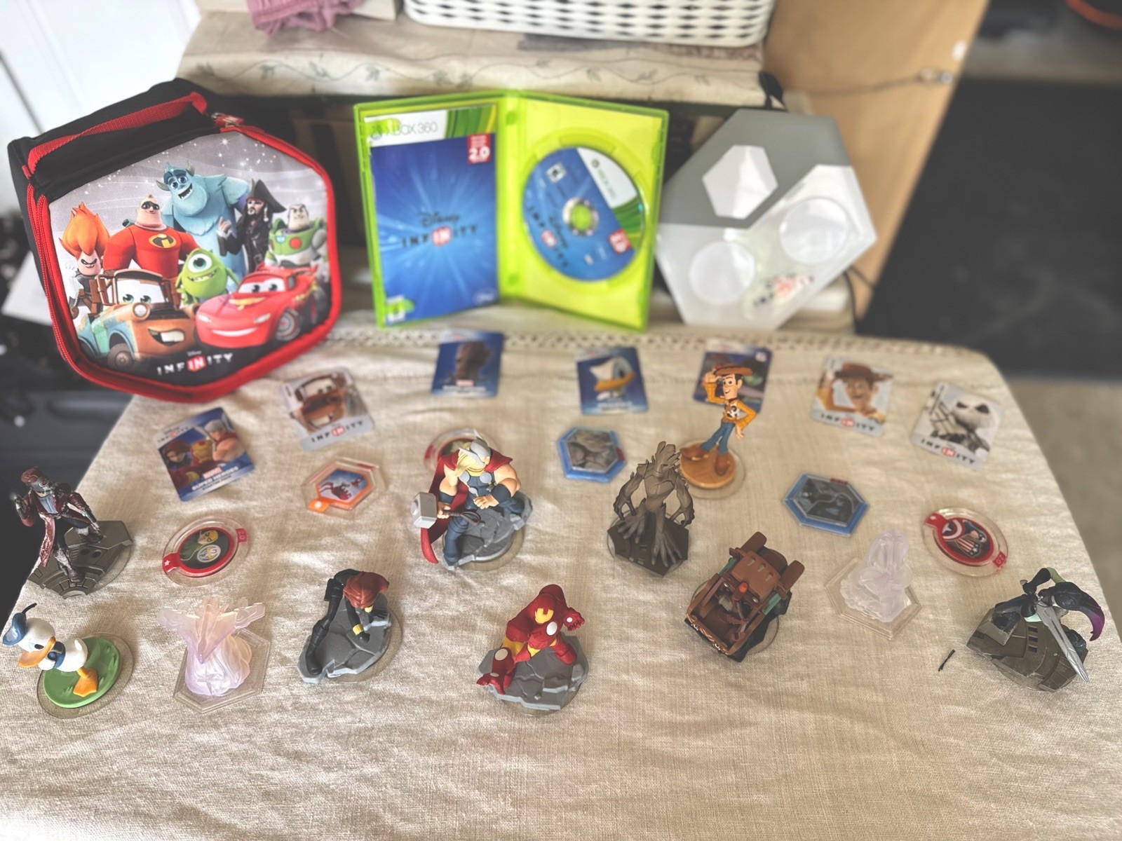 Disney Infinity 2.0 Xbox 360 Game Bundle w/ Portal Base & Figures Iron Man