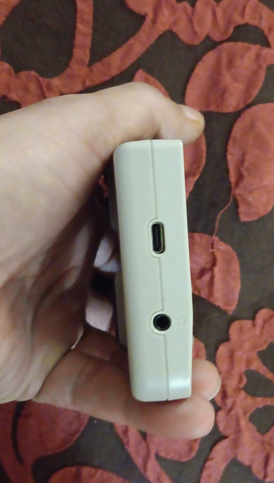 Anbernic RG35XX White Handheld Game Console USB-C Headphone Jack
