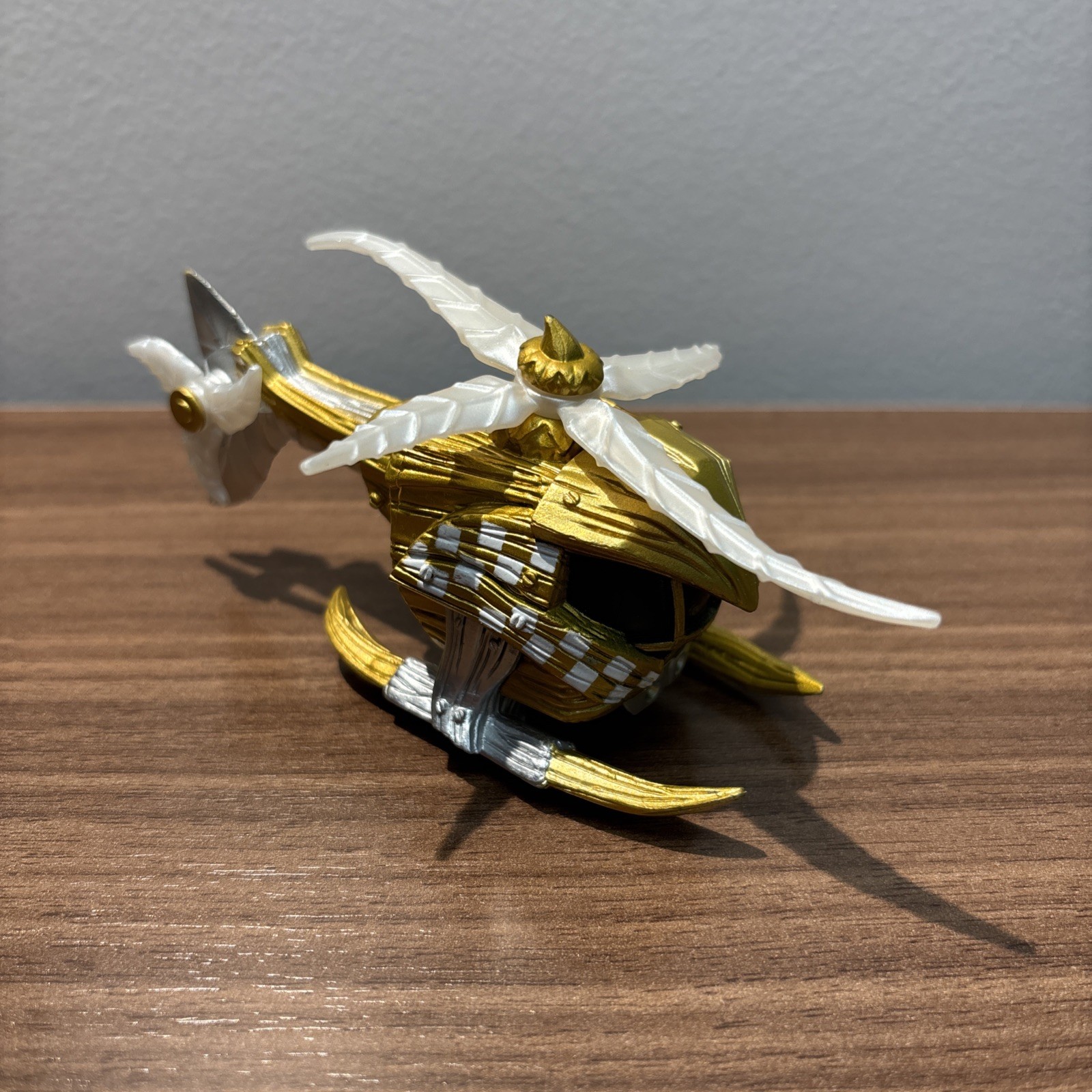 Activision Skylanders Superchargers Nitro Stealth Stinger Gold Exclusive Figure