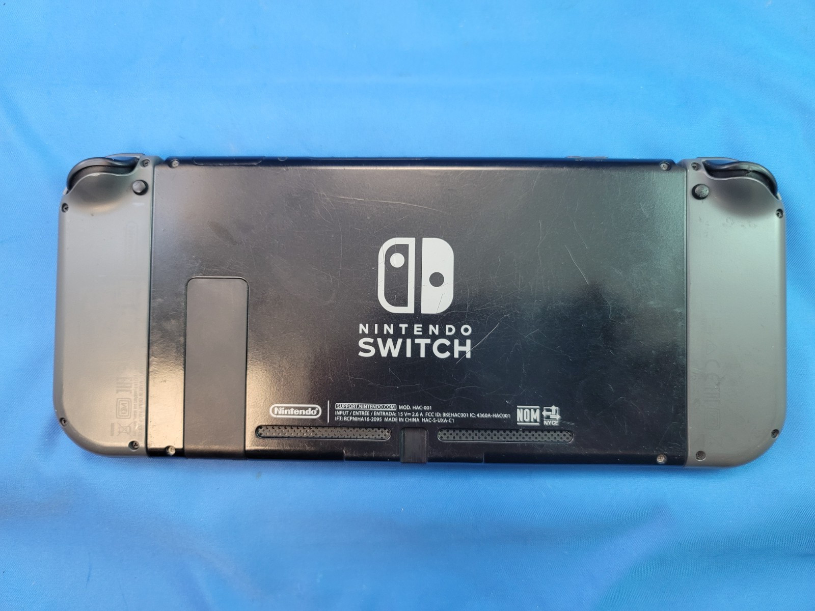 NINTENDO SWITCH CONSOLE HAC-001