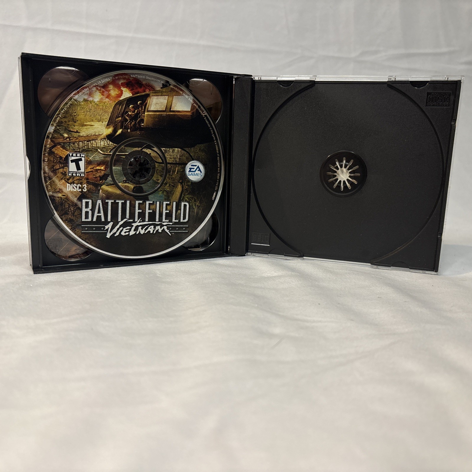 Battlefield Vietnam (PC) CD-ROM 3-Disc Game w/ Key Jewel Case