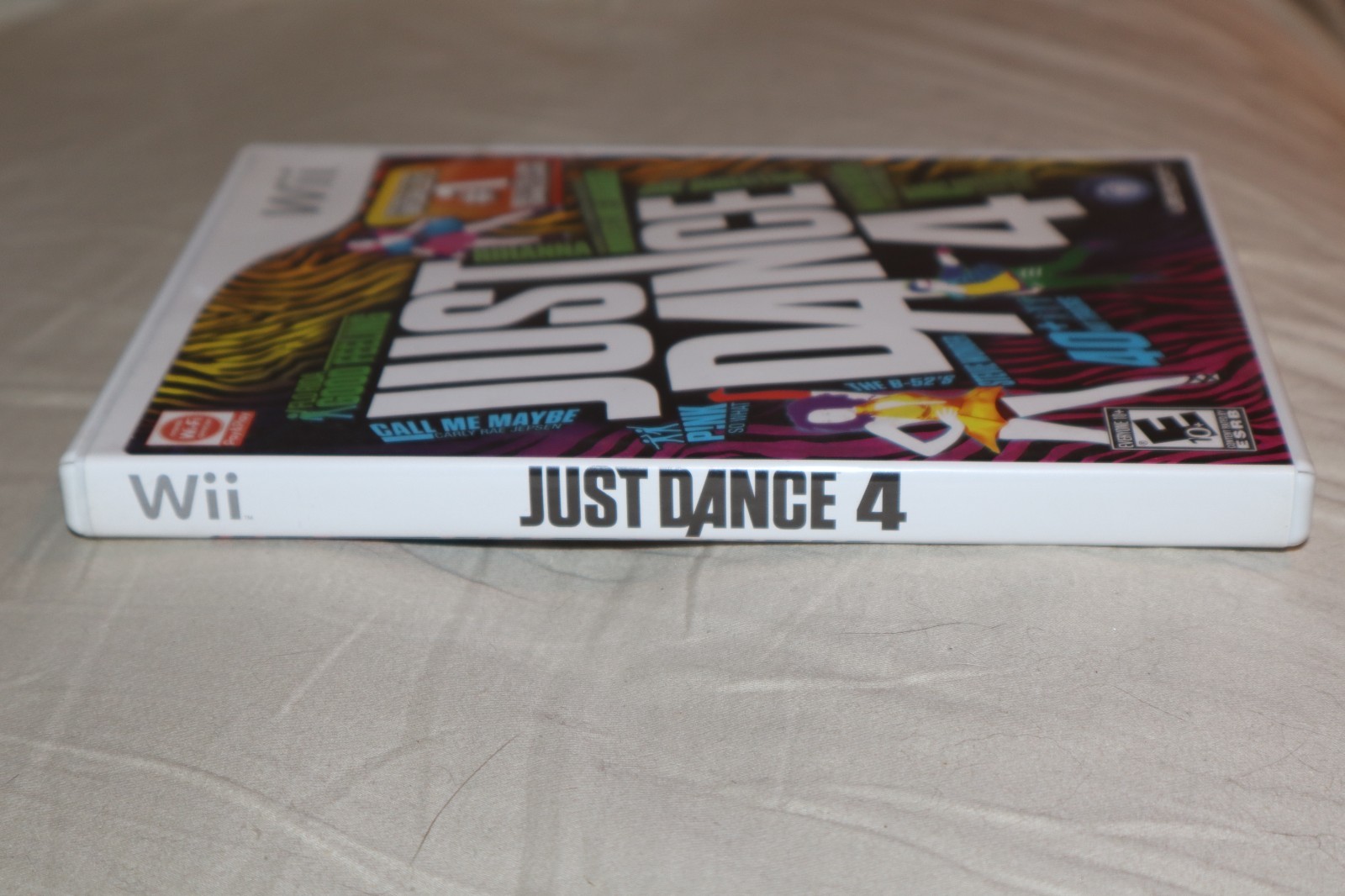 Just Dance 4 (Nintendo Wii, 2012) w/ CASE MANUAL