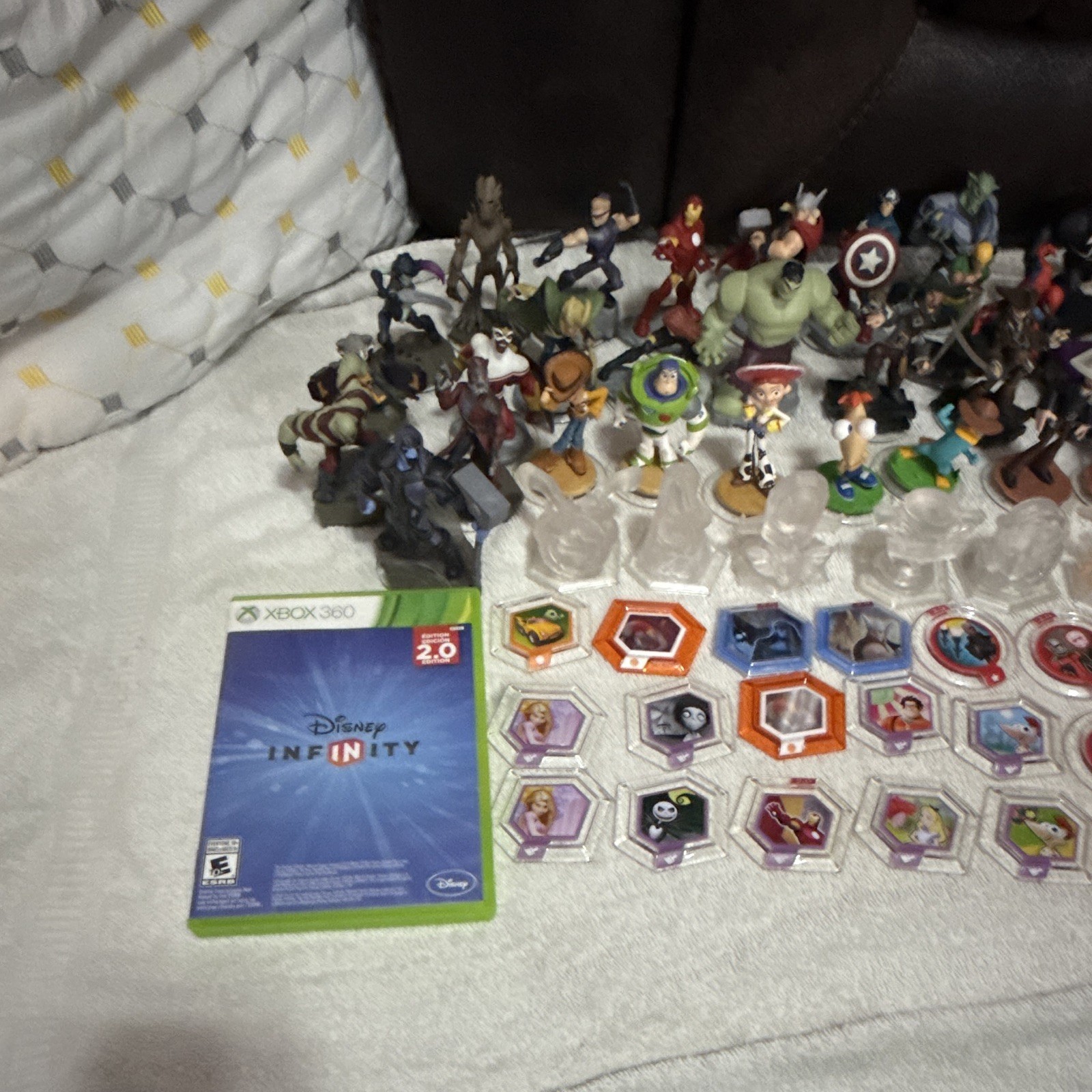Disney Infinity 2.0 Xbox 360 Lot: Figures, Power Discs, 2 Base Portals + Game