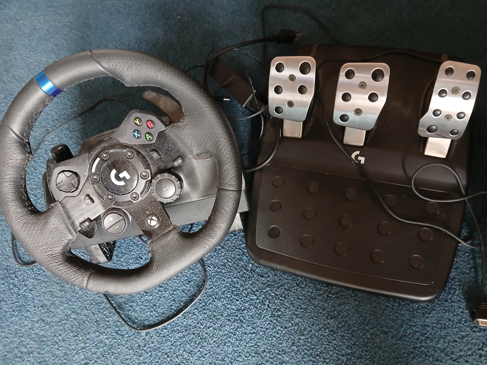 Logitech G923 Racing Wheel and Pedals Set – Wired Black Racing Wheel Controller