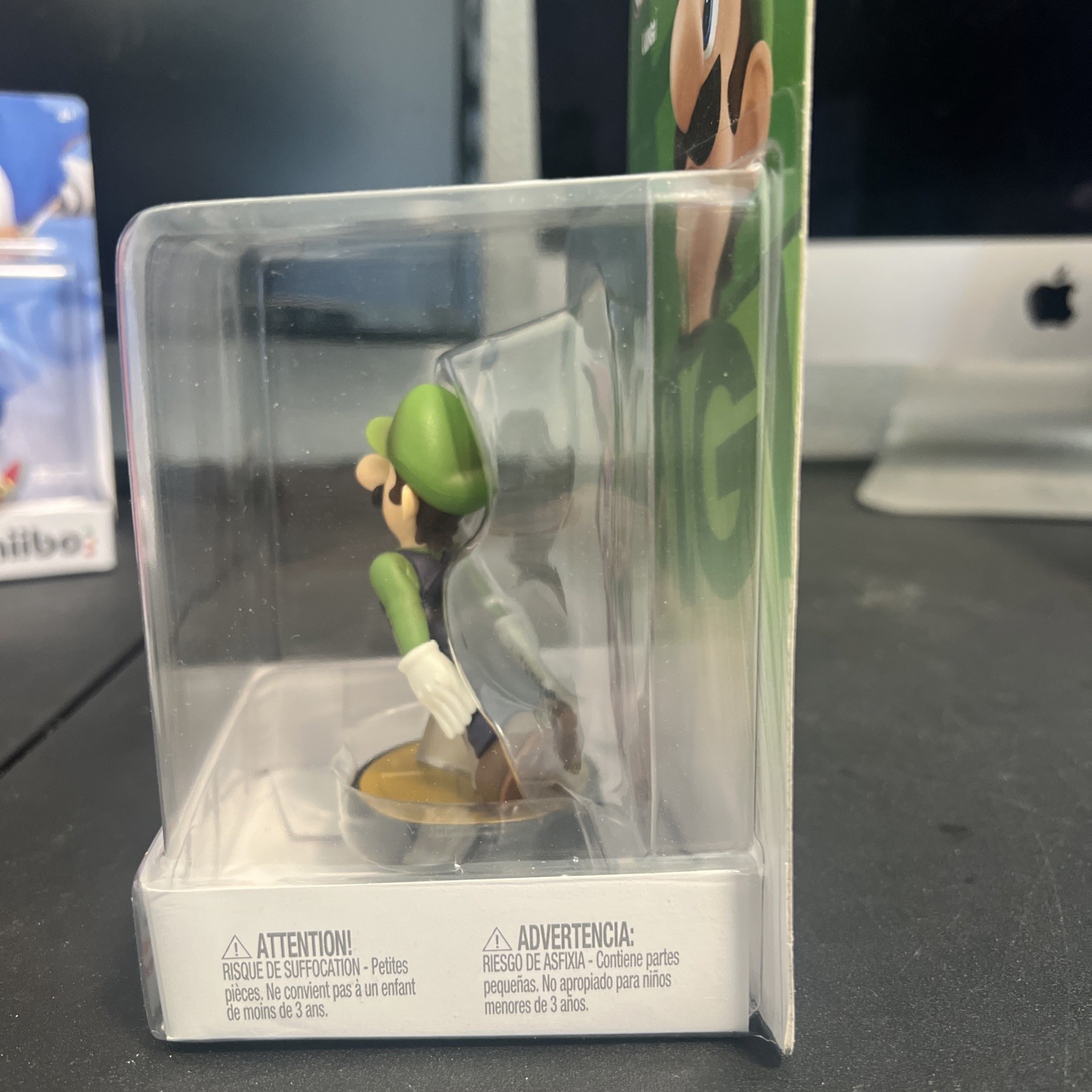 luigi amiibo super smash bros figurine