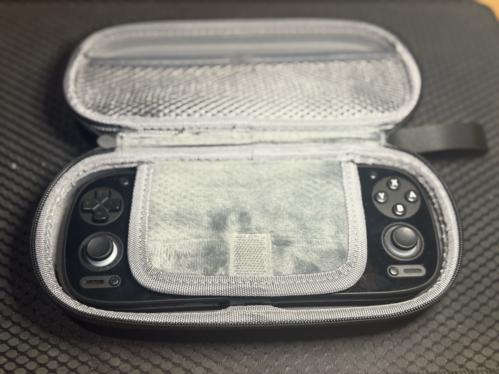 Retroid Pocket 5 Handheld Game Console 8gb/128gb, 5.5″ OLED Touchscreen, Black