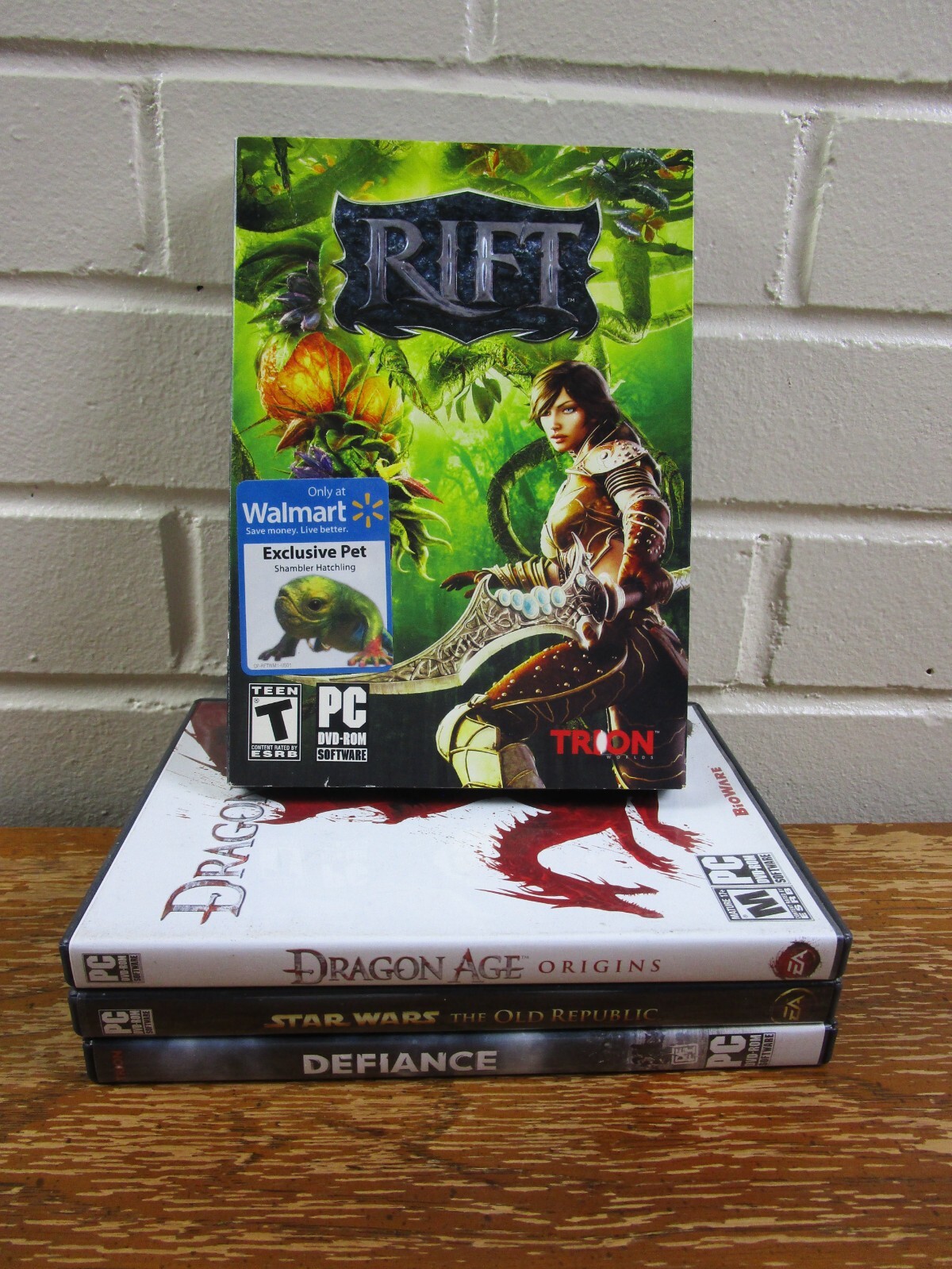VTG CD-Rom PC Game Lot (4) : Defiance, Star Wars Old Republic, Dragon Age, RIFT
