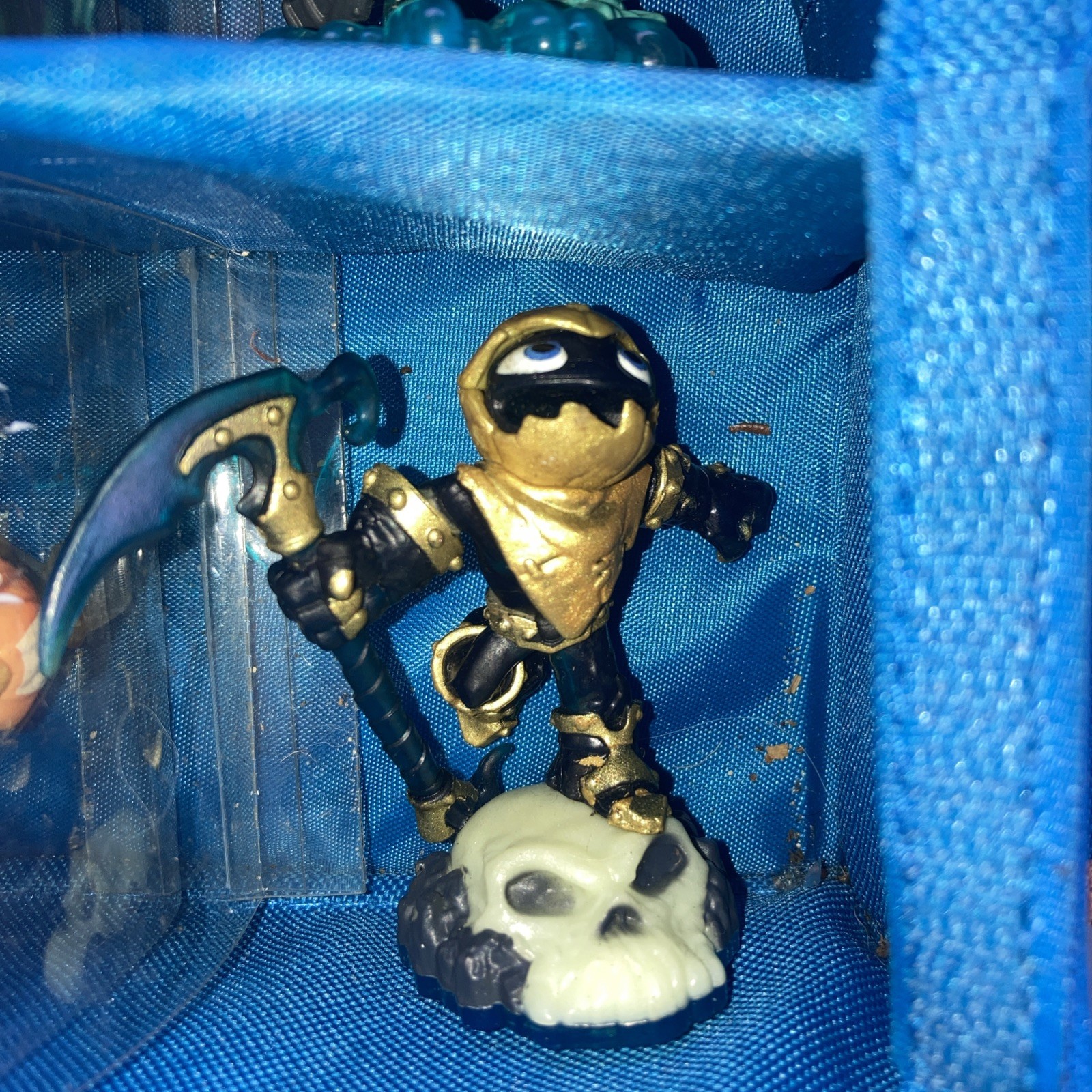 Skylanders Travel Case With 22 Skylanders