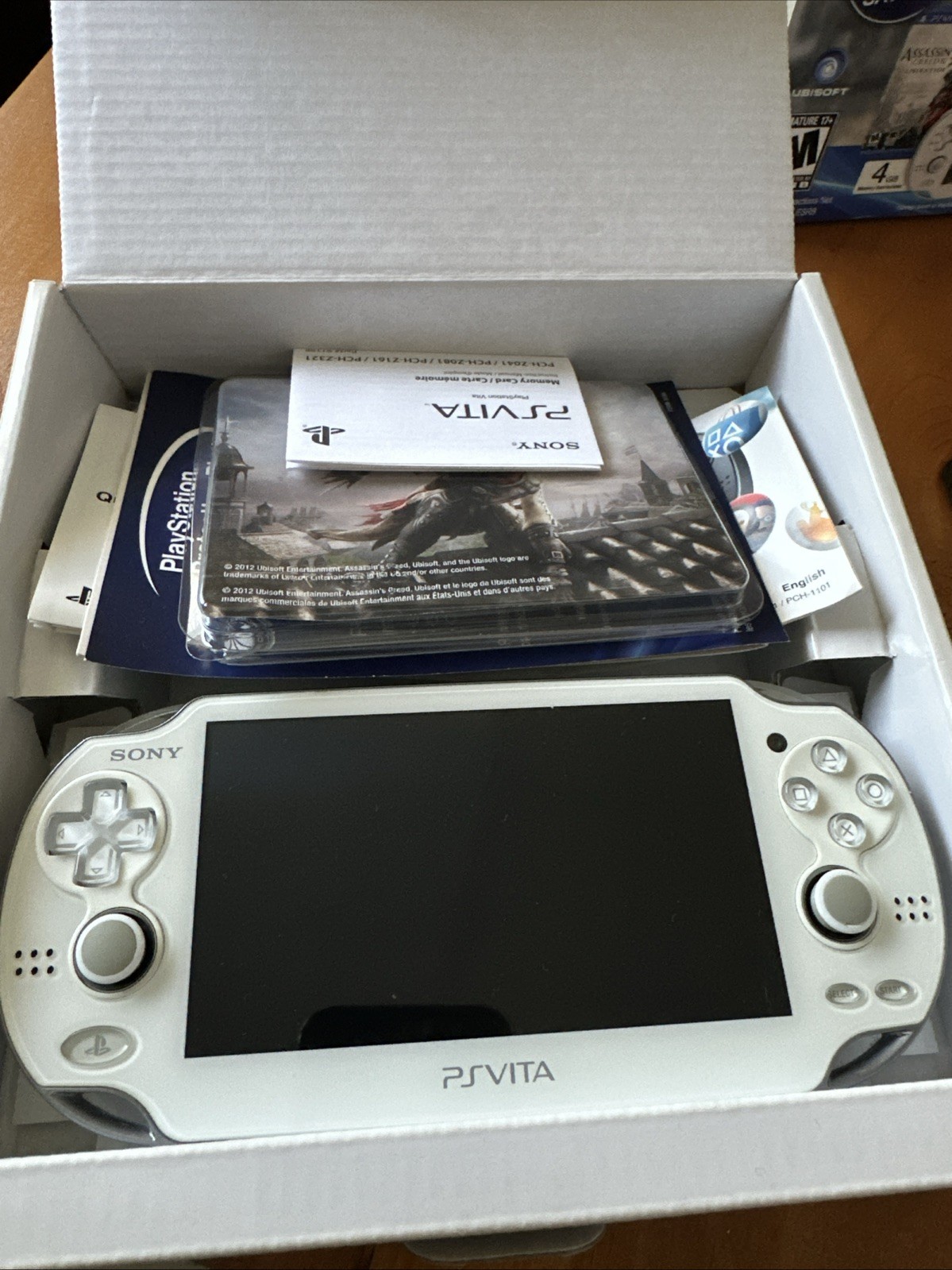 Sony PS Vita PCH-1001 Assassin’s Creed Bundle White In Box No Game/charger