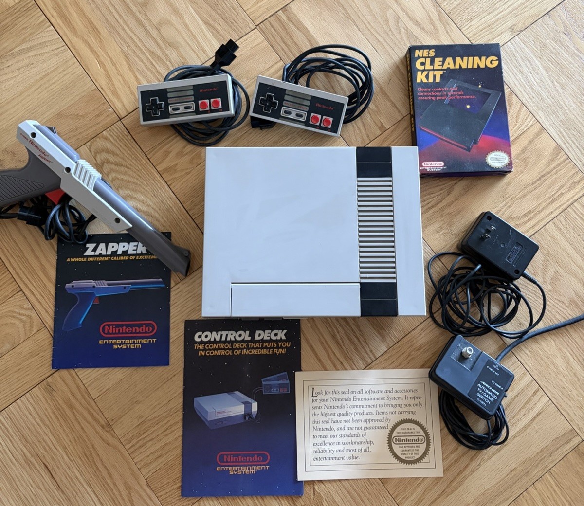 Nintendo Entertainment System NES Original Console Bundle Zapper Controllers