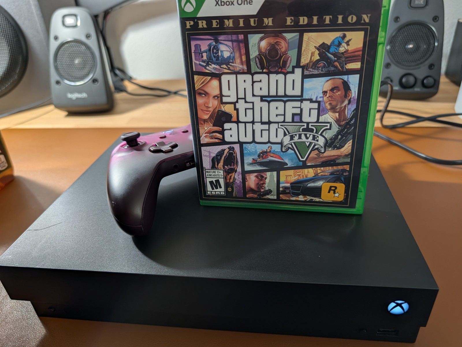 Xbox One X 1TB SSD Upgraded Console + New Thermal + 7 Games + Wireless Controll