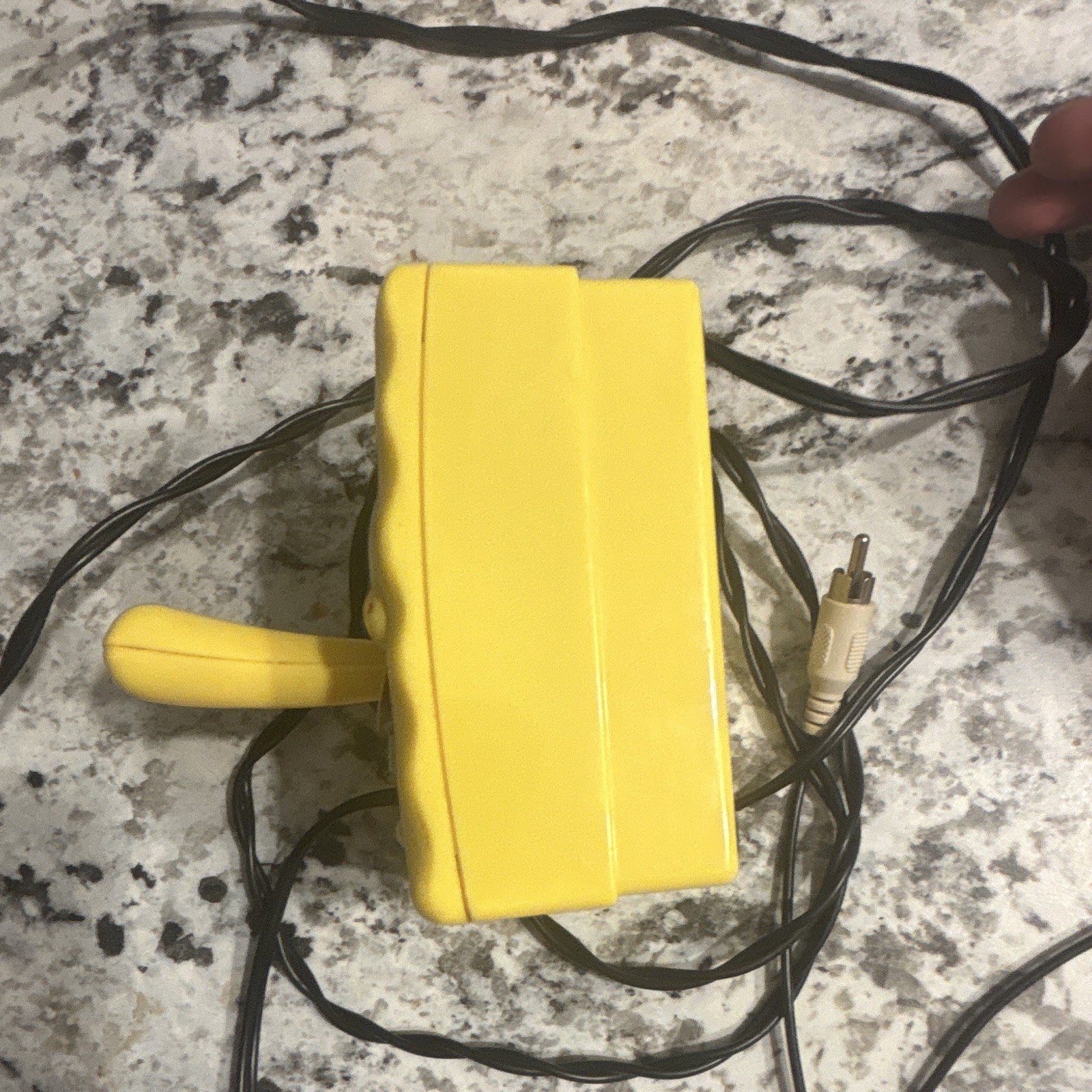 SpongeBob SquarePants Yellow Wired TV Joystick Controller RCA AV 3ft On/Off