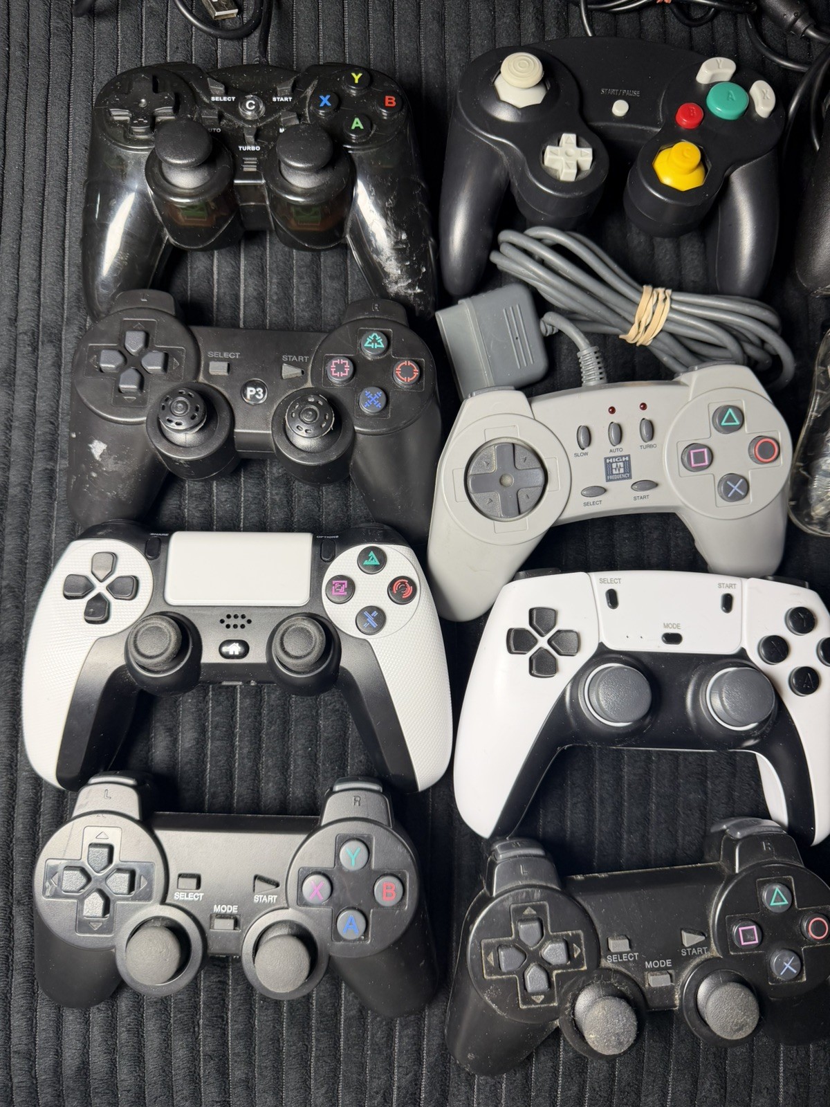 Assorted OEM & Third Party Gaming 15 Controller Lot PS1/2 PS3 PS4 Xbox Gamecube