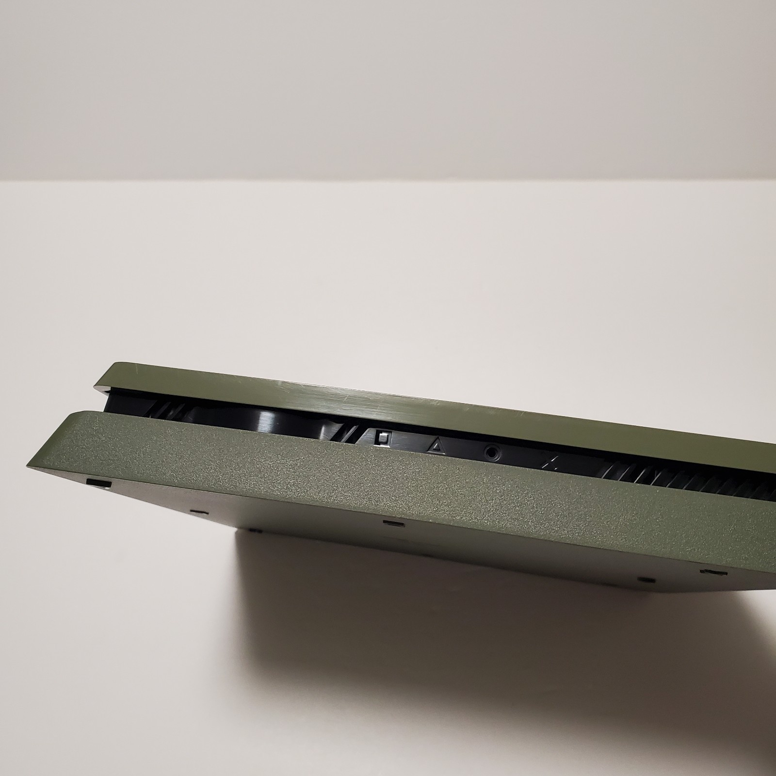PS4 Slim Call of Duty: WWII Limited Edition 1TB Green Camouflage – Console Only