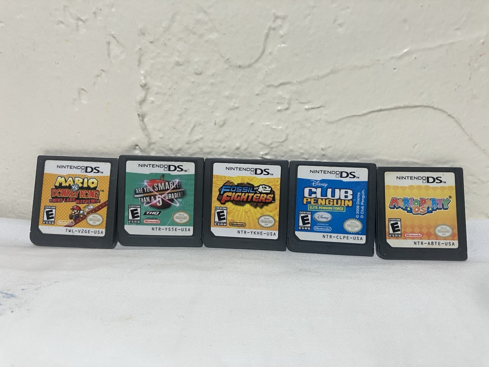 Nintendo DS Lite Black Bundle, 10 Games, 7 DS, 3 GBA, Mario, TMNT, Charger, Case