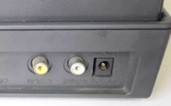 7.6V AC Adapter Power Supply & AV Cable for Sharp Twin Famicom Disk System NEW