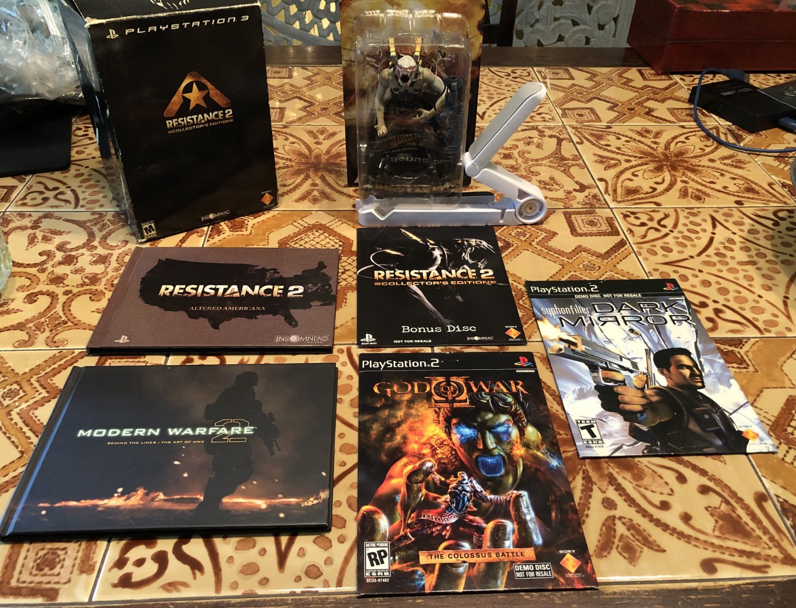 Resistance 2 Collector’s Edition PS3 Complete CIB Figure + Bonus Discs Tested