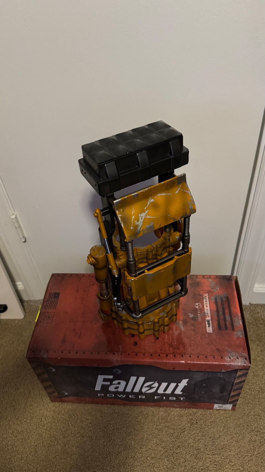 Fallout 4 Power Fist Replica 1:1 Scale