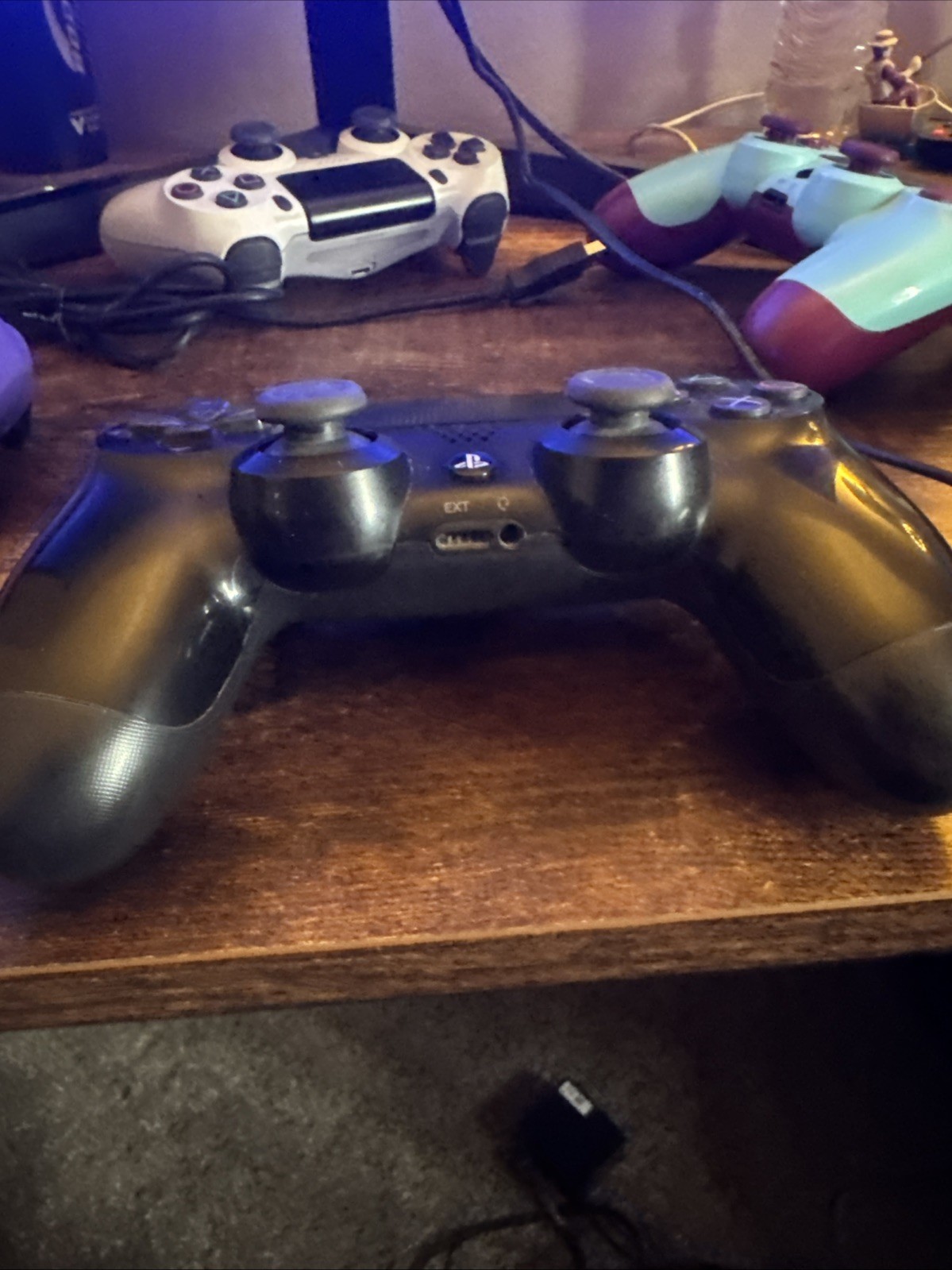 ps4 slim 500gb, 4 controllers, 8 games