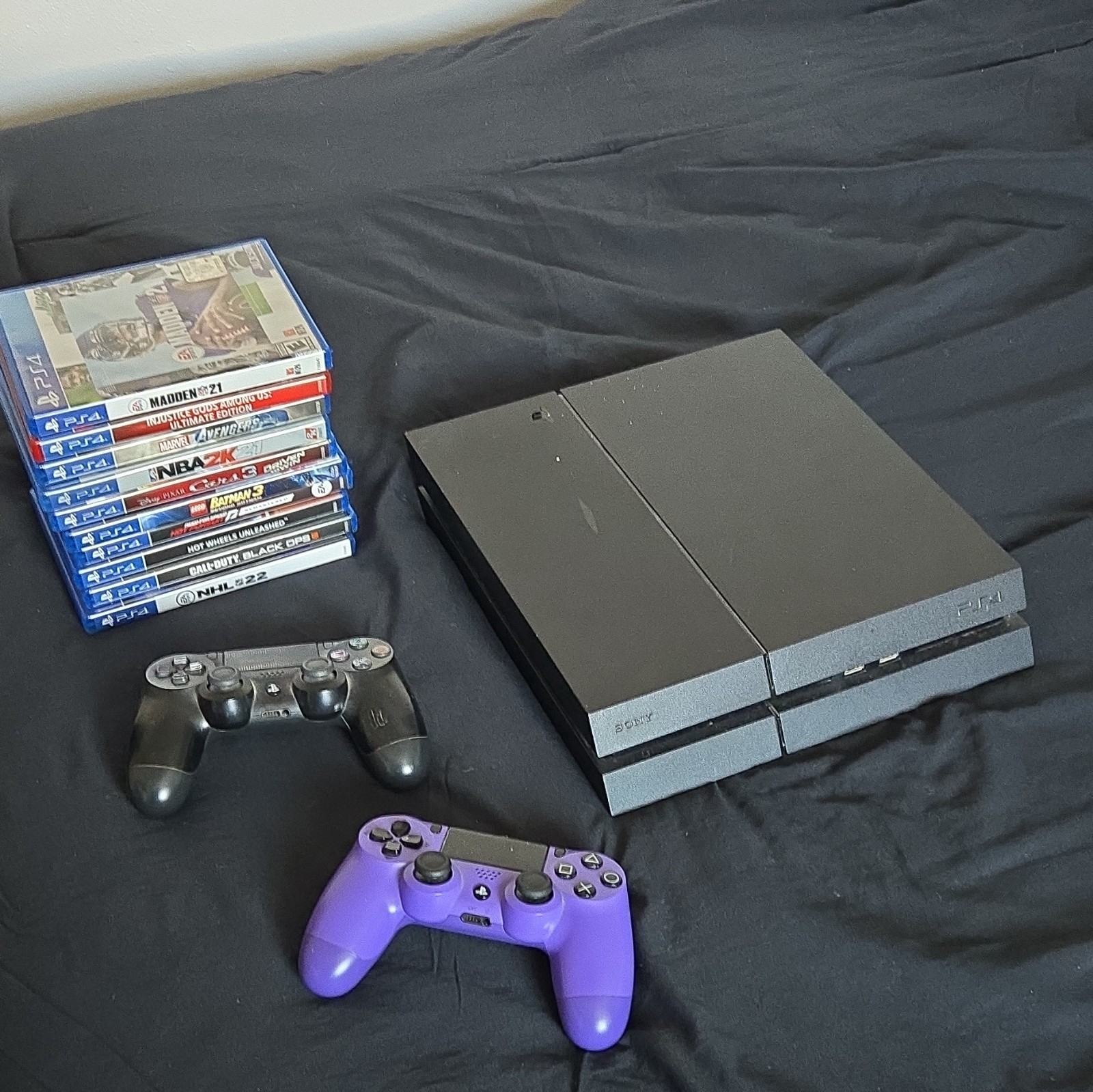 Sony PlayStation 4 PS4 Console CUH-1215A Black Blu-Ray Compatible