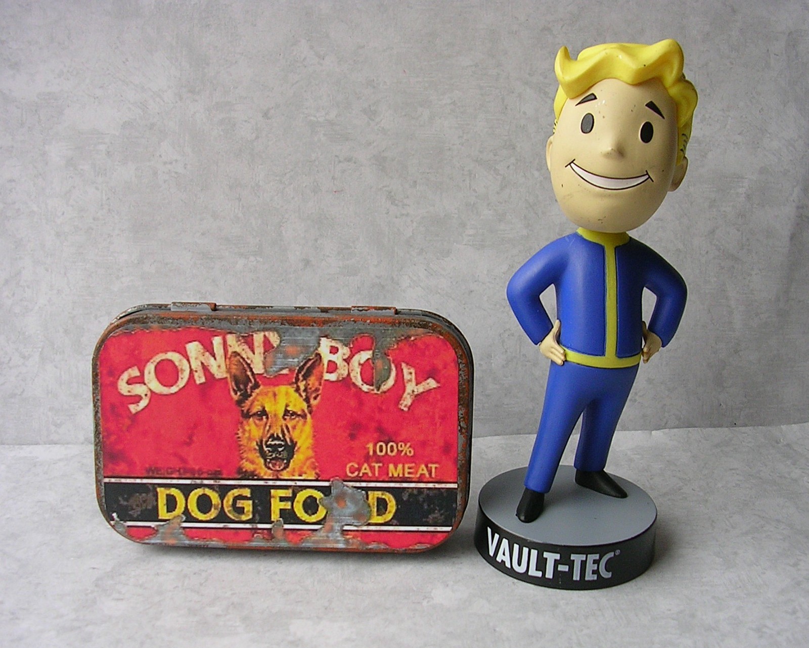 Fallout DOGMEAT Cap Stash Tin with 5 Nuka Cola Caps Prop Cosplay Gift