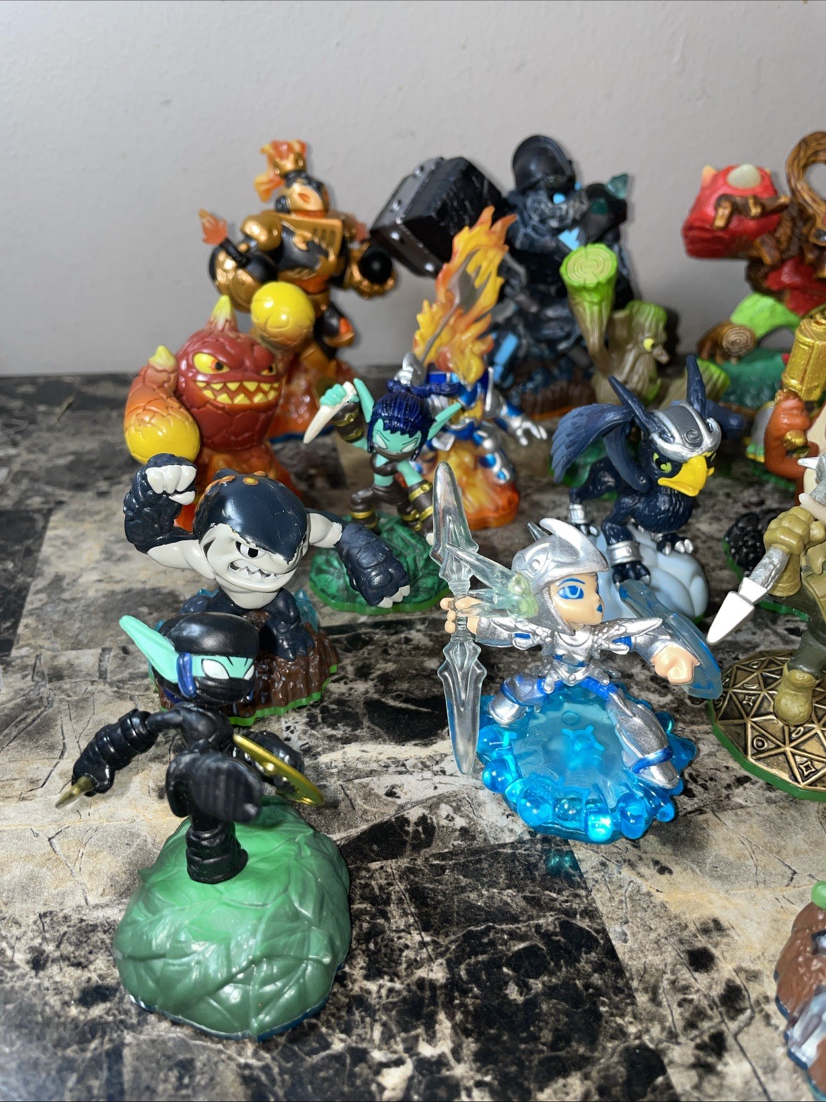 Lot 20 Used Activision Skylanders With 2 Giants And 18 Figures, Add 2URCOLLECTON