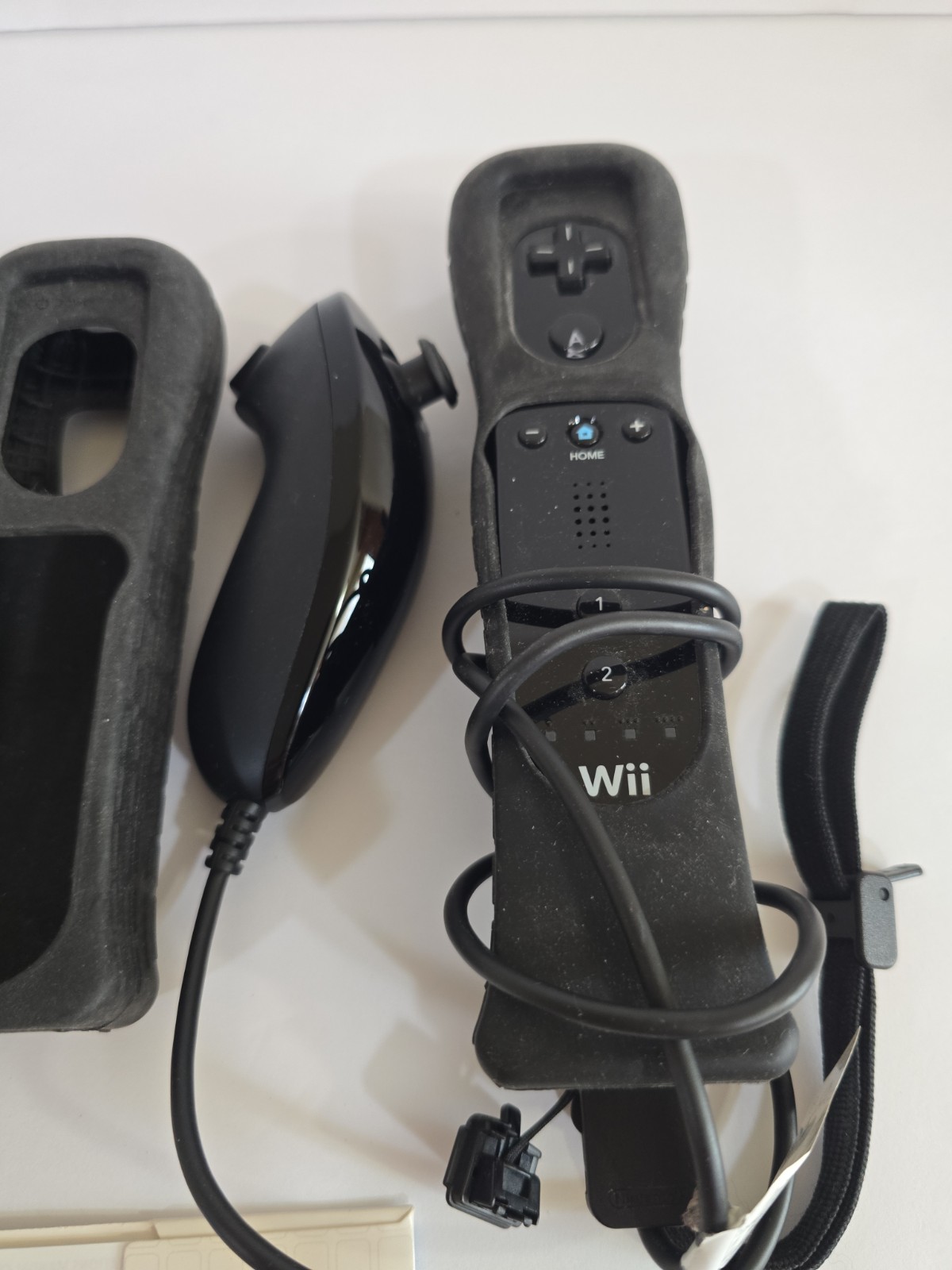 Nintendo Wii 2-Player Controller Bundle Black Remotes Nunchucks Wii Sports Nyko