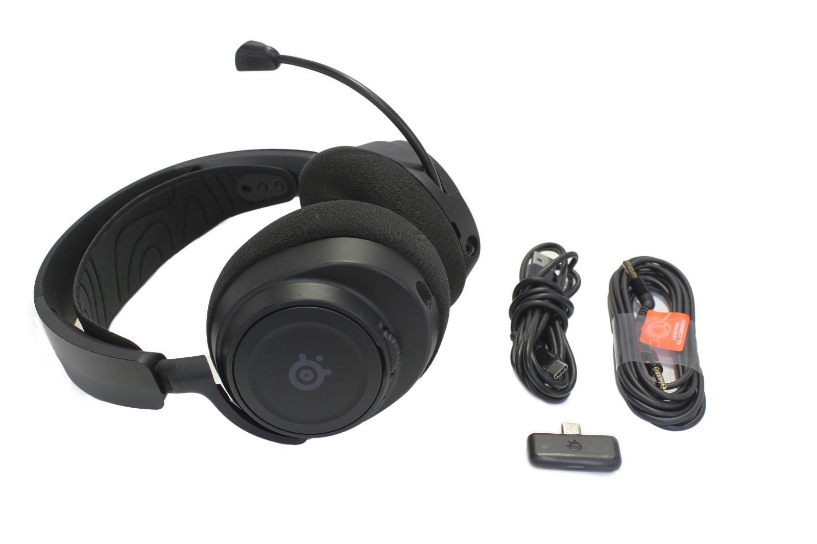 SteelSeries Arctis Nova 7 Headset with Retractable Microphone With Dongle
