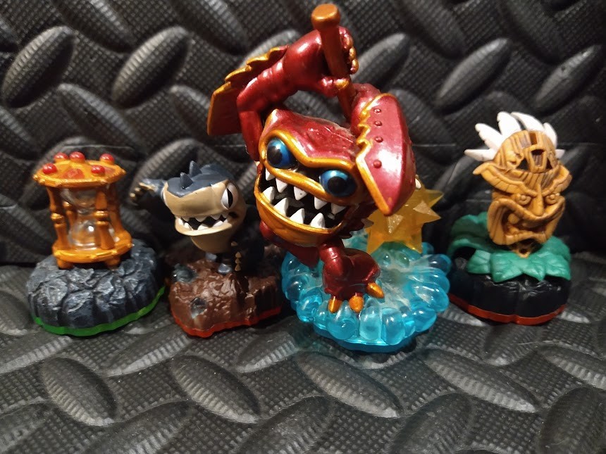 Skylanders Trap Team Terrabite Lightcore Wham Shell Tiki Speaky and Time Twister