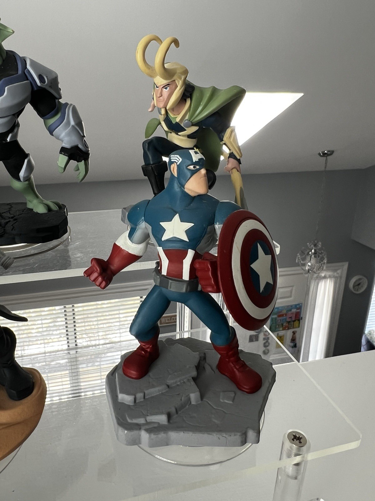 Disney Infinity Figure Lot 8 Marvel 2.0/Star Wars 3.0 Captain America Hulk Yoda