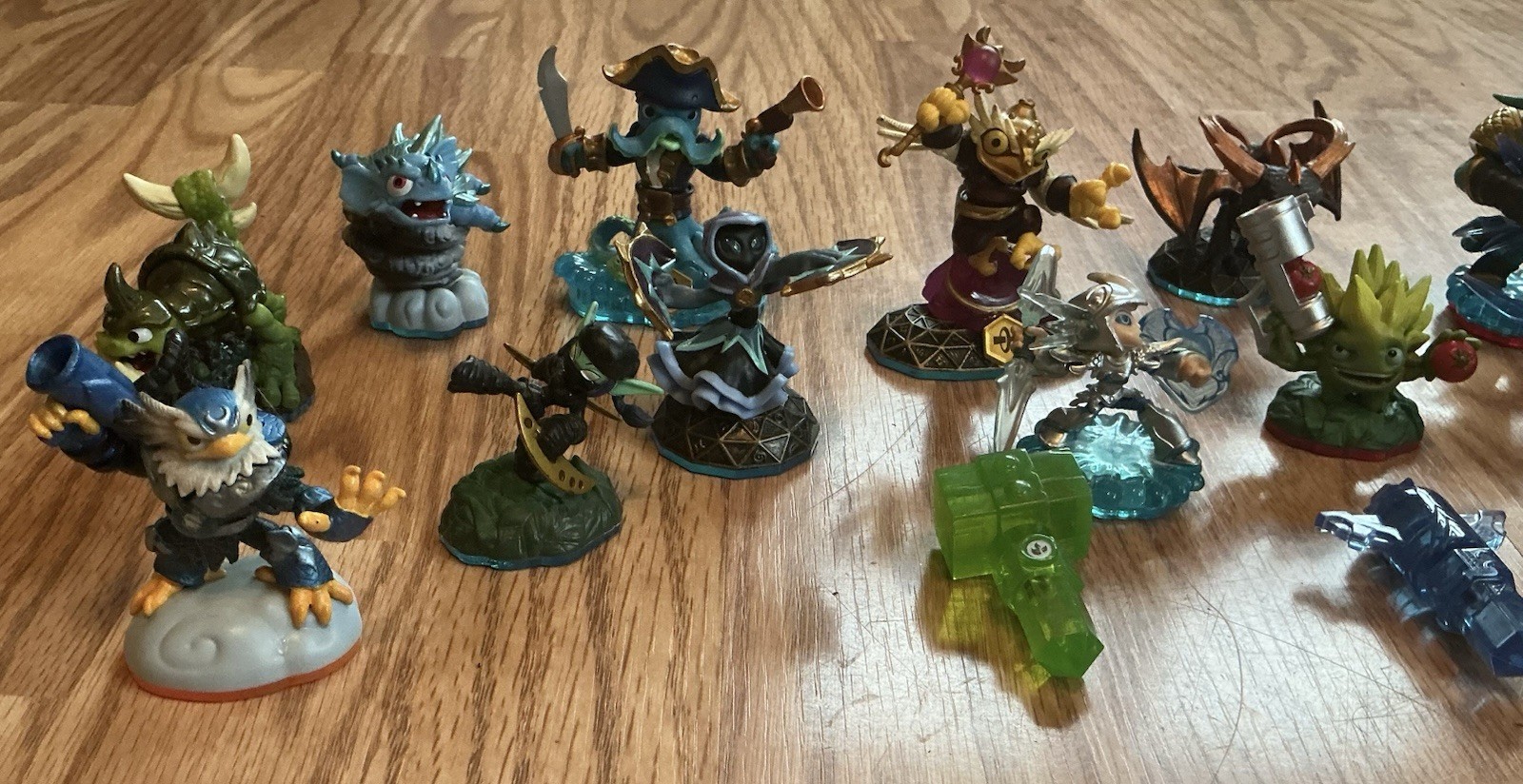 Skylanders Wii Games, Characters, And Portals Lot