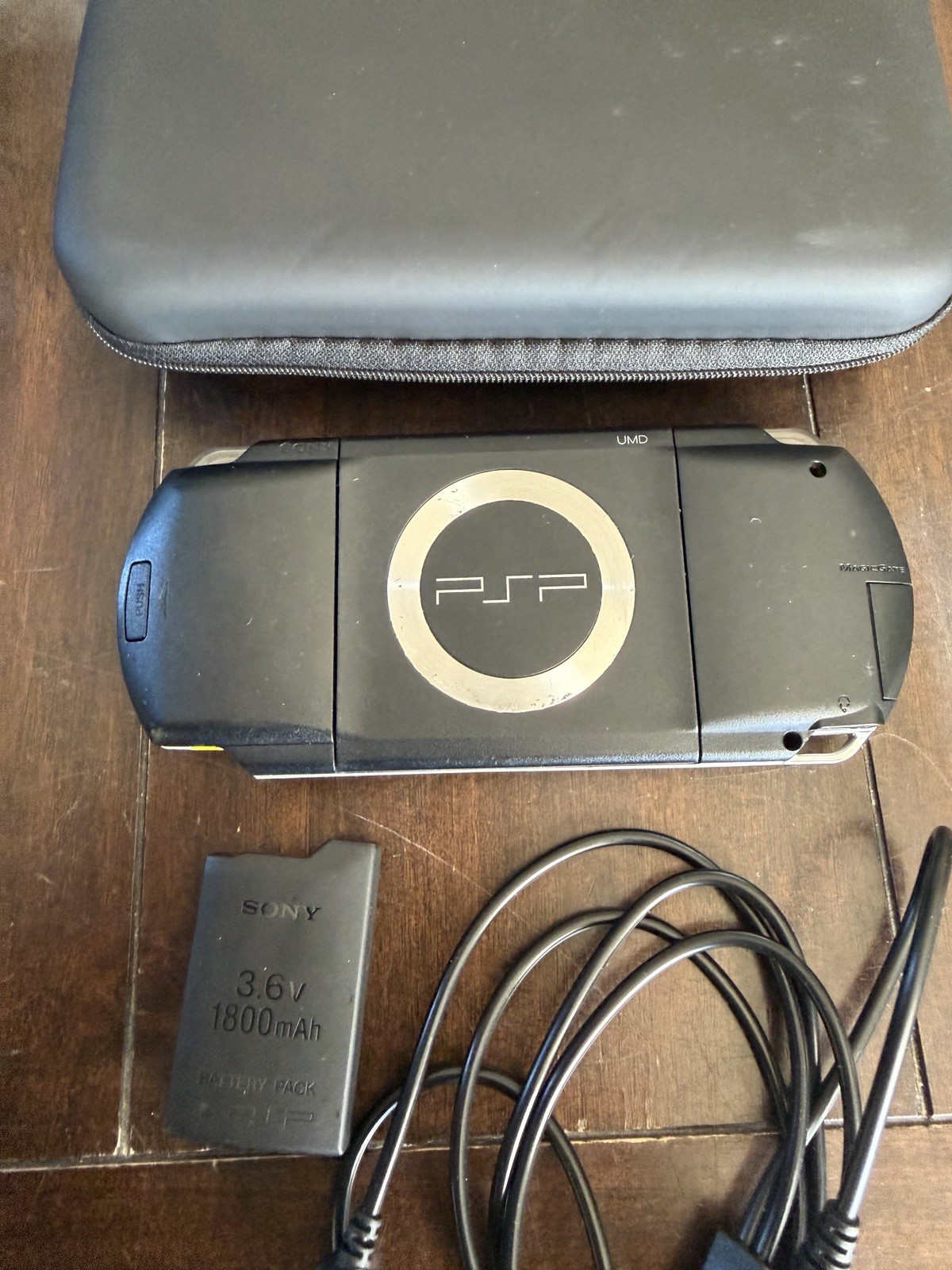 PSP- 1001b2 No Mod Original Everything Works Original Battery And Memory Card1gb