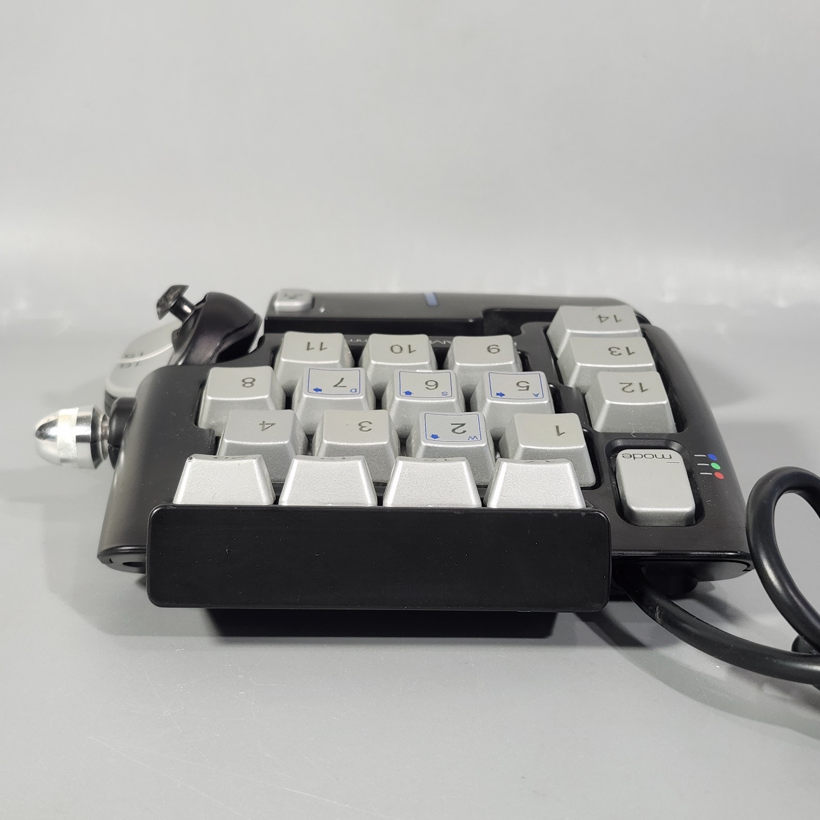 Saitek Left-Handed Pad Pro Gamer Command Unit PZ31A USB 2.0 21 Button No CD-ROM